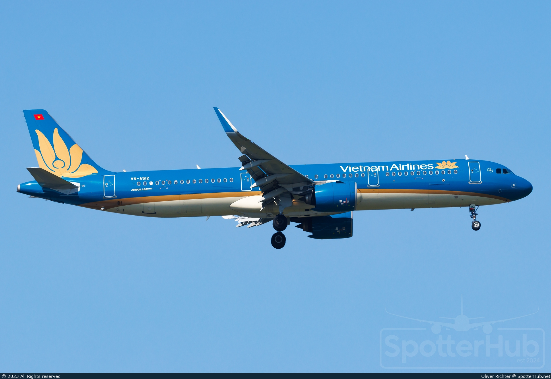 Photo of VN-A512 - Airbus A321-272N operated by Vietnam Airlines