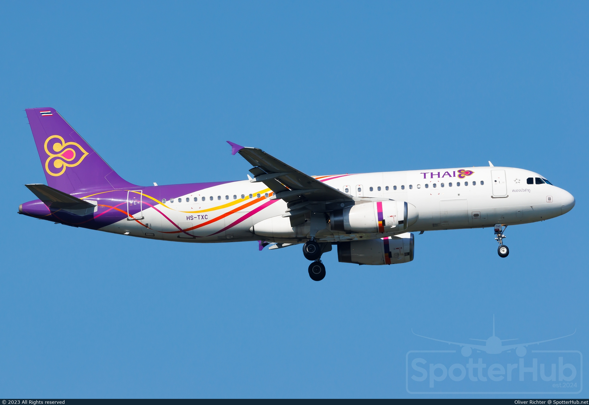 Photo of HS-TXC - Airbus A320-232 operated by Thai Airways International