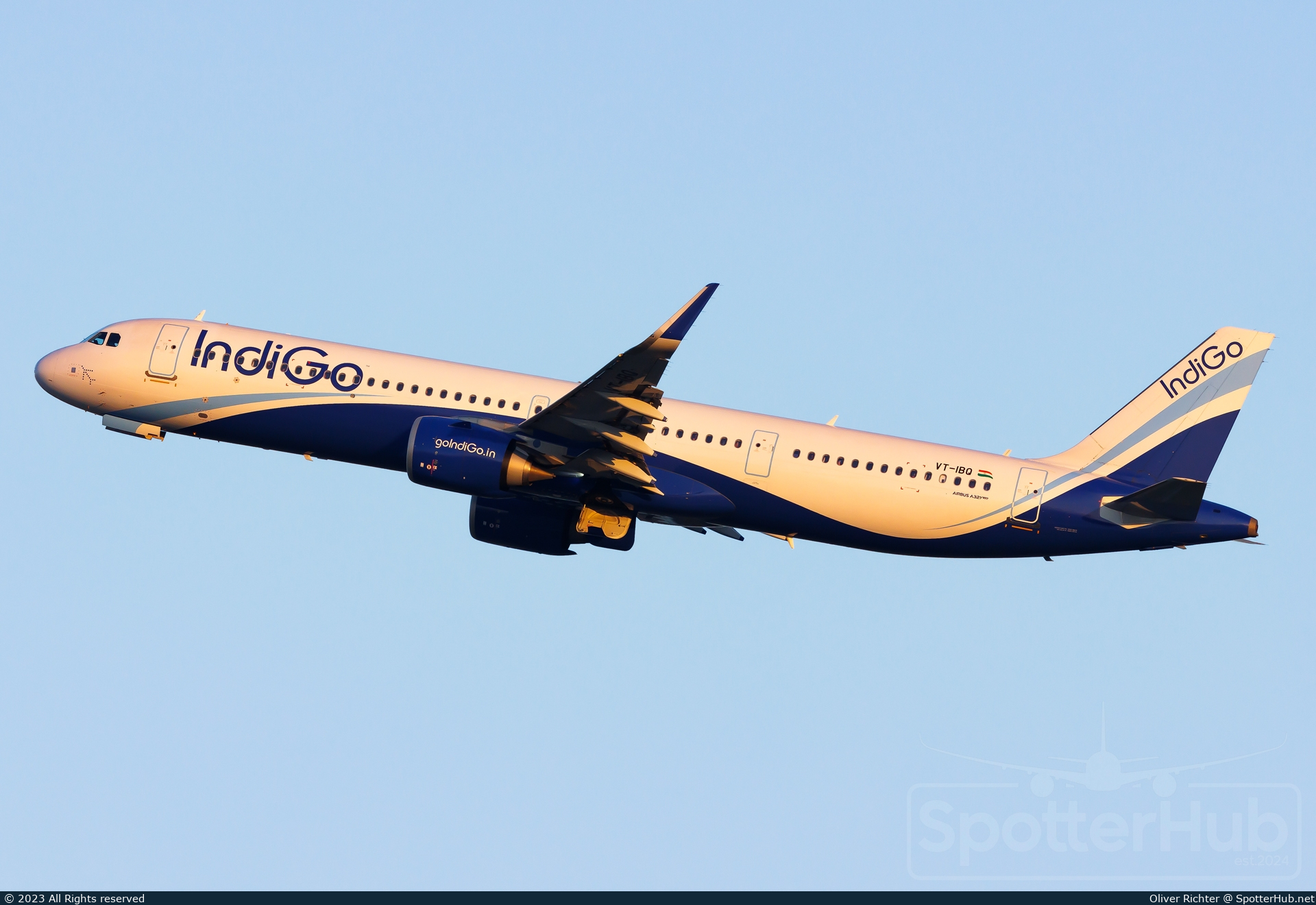 Photo of VT-IBQ - Airbus A321-252NX operated by IndiGo
