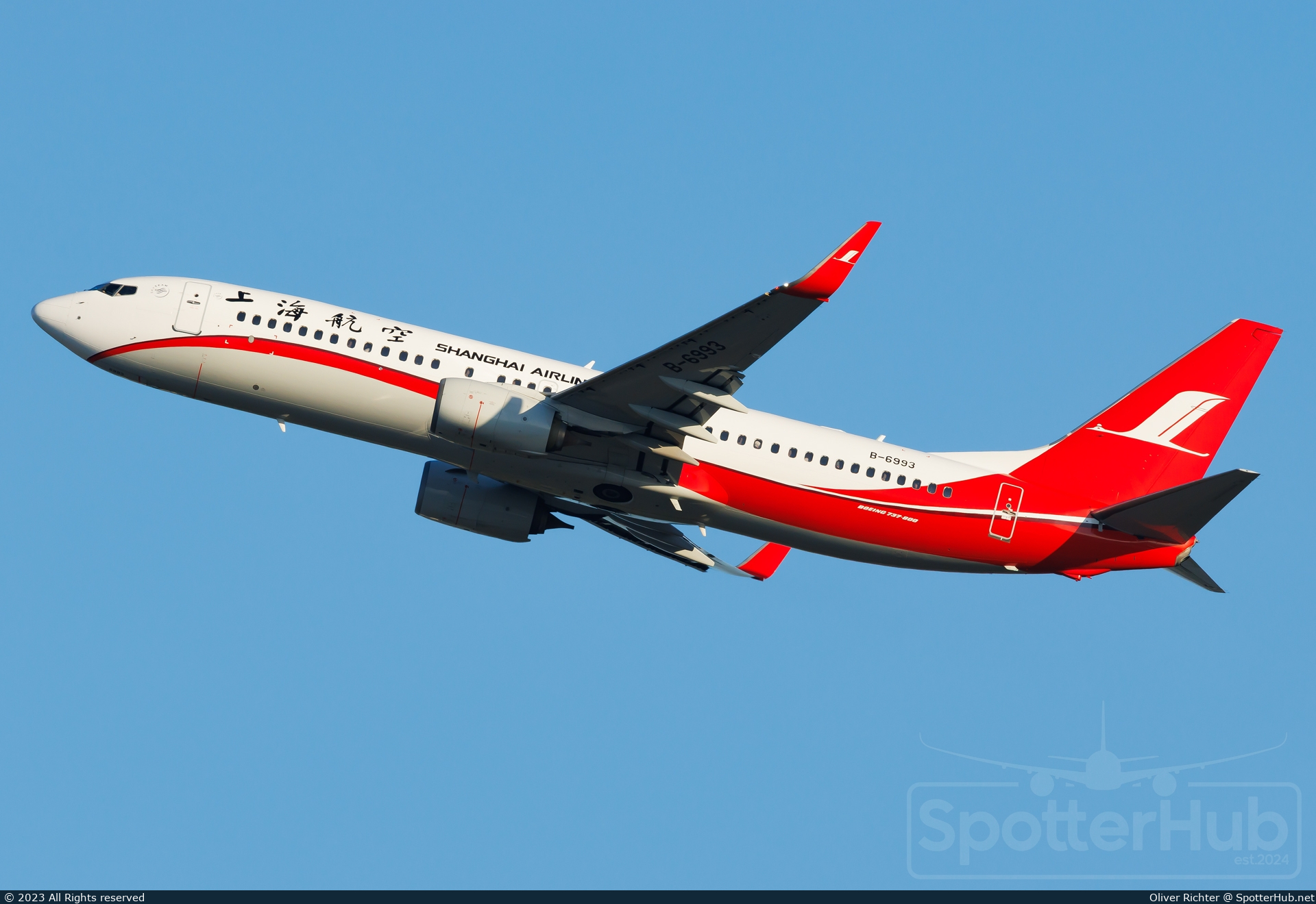 Photo of B-6993 - Boeing 737-89P operated by Shanghai Airlines