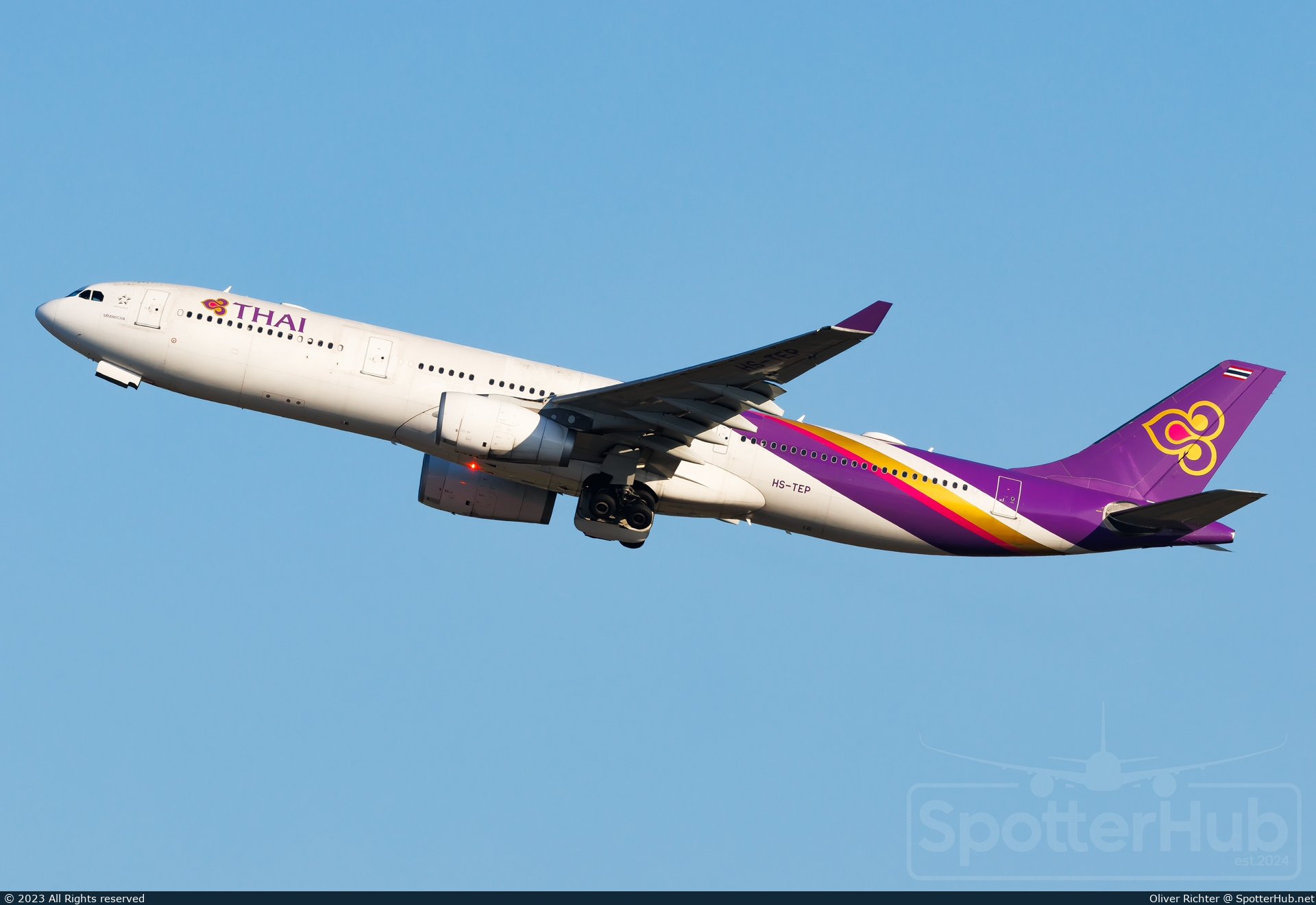 Photo of HS-TEP - Airbus A330-343 operated by Thai Airways International