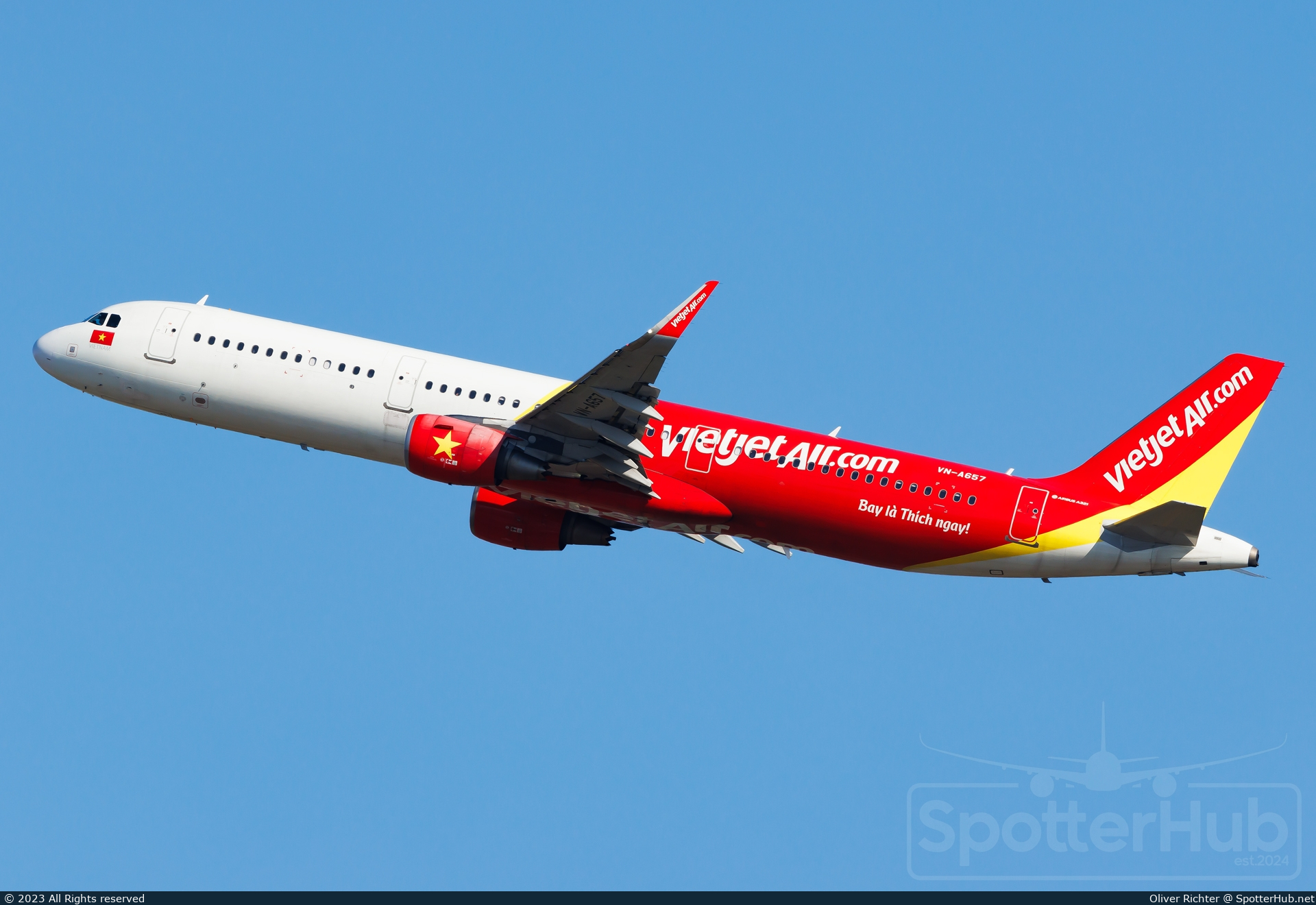 Photo of VN-A657 - Airbus A321-211 operated by VietJet Air