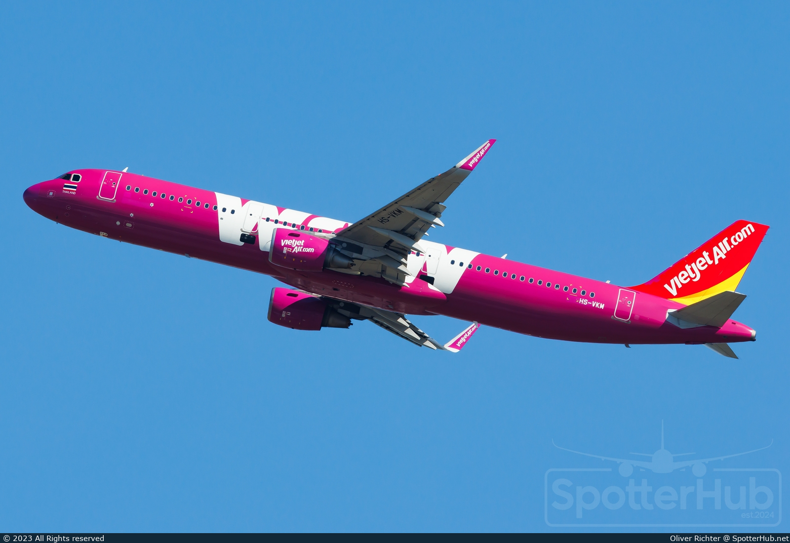 Photo of HS-VKM - Airbus A321-211 operated by Thai VietJet Air