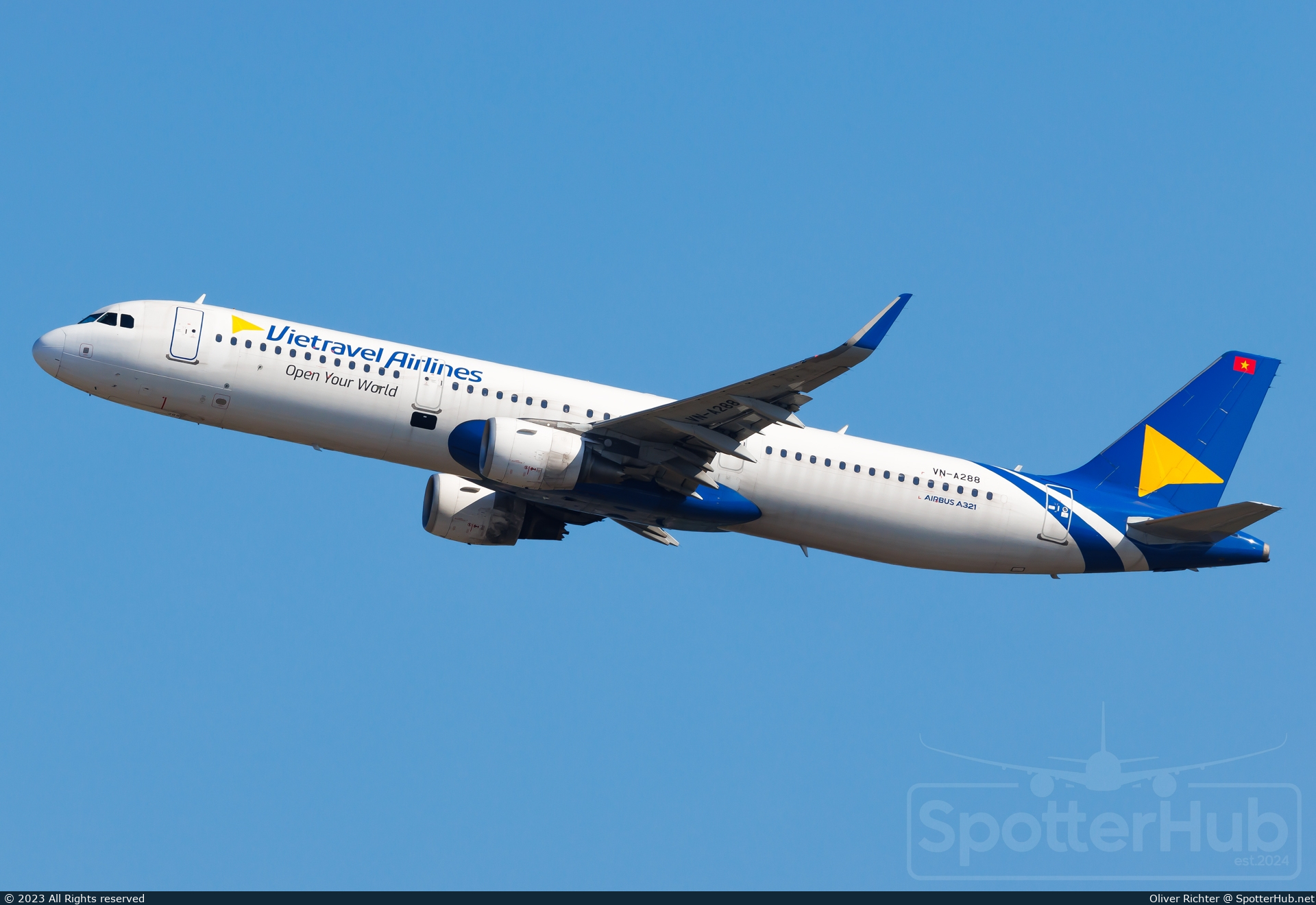 Photo of VN-A288 - Airbus A321-211 operated by Vietravel Airlines