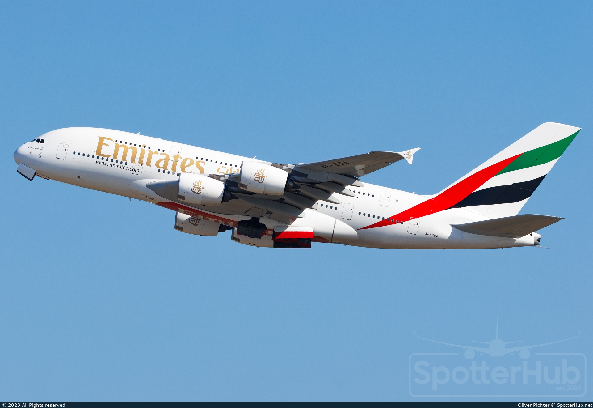 Photo of A6-EOA - Airbus A380-861 operated by Emirates