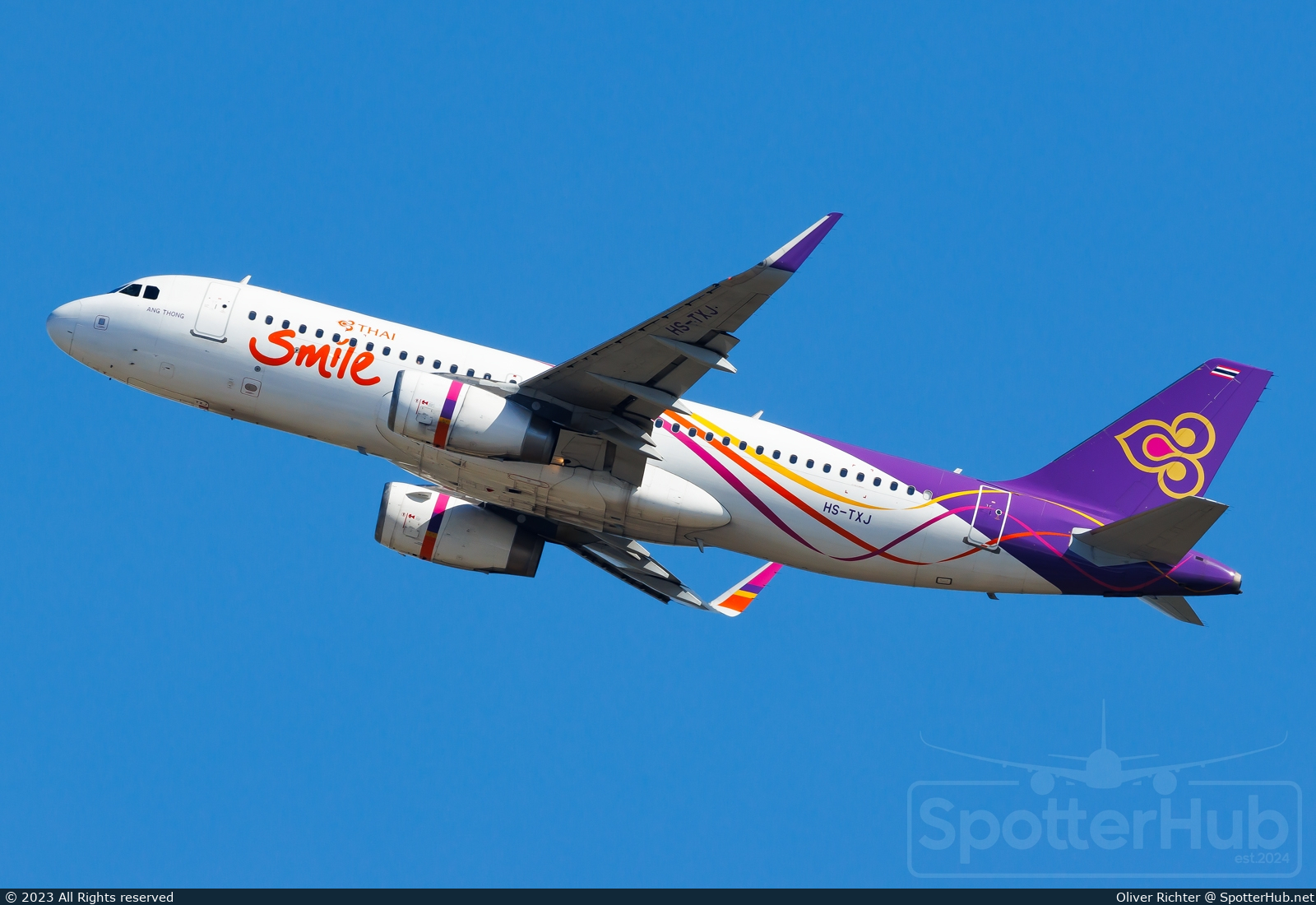 Photo of HS-TXJ - Airbus A320-232 operated by Thai Smile