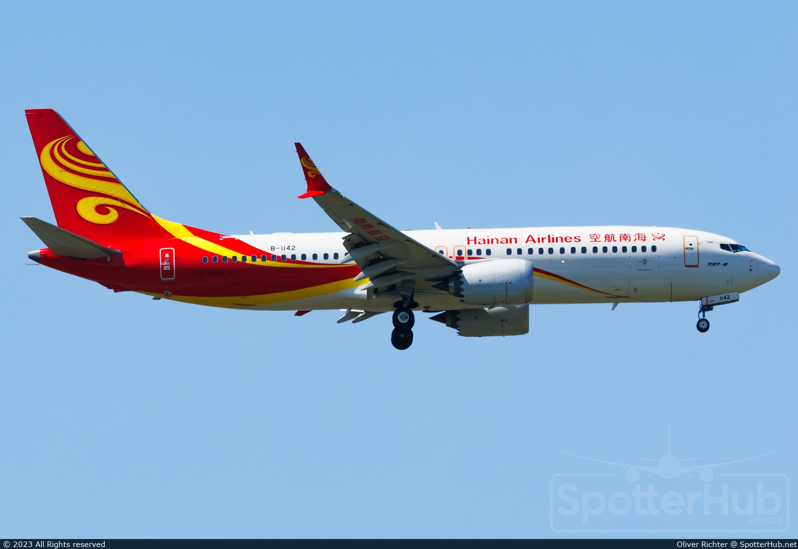 Photo of B-1142 - Boeing 737 MAX 8 operated by Hainan Airlines