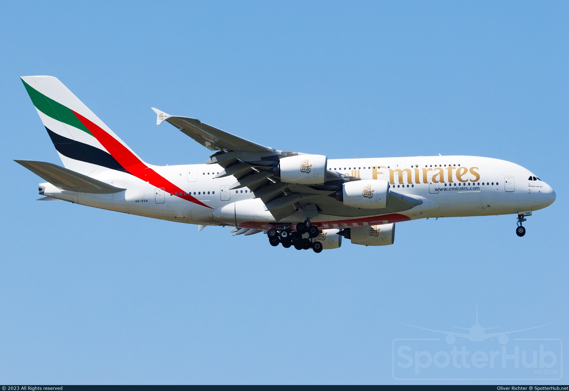 Photo of A6-EOA - Airbus A380-861 operated by Emirates