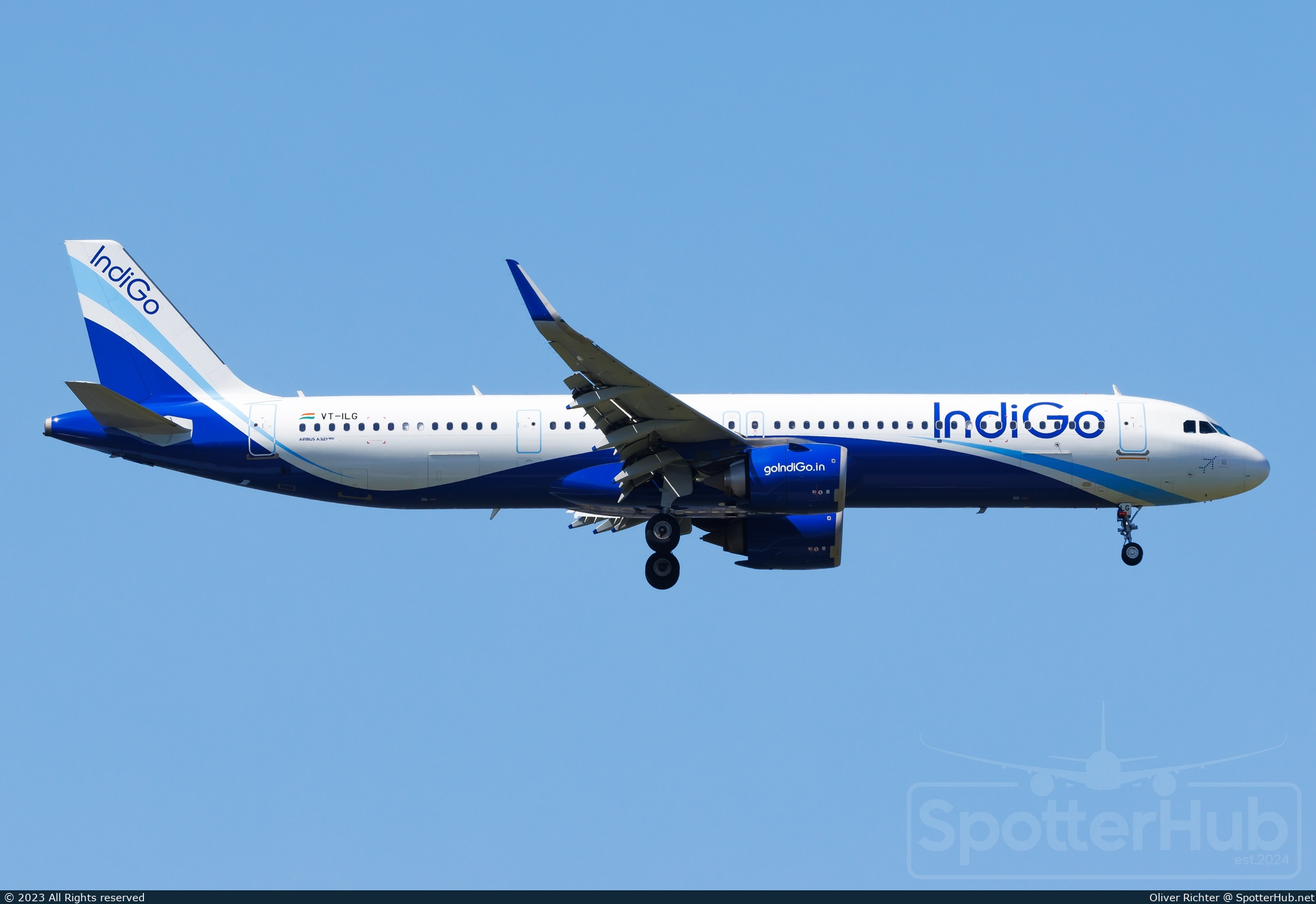 Photo of VT-ILG - Airbus A321-252NX operated by IndiGo