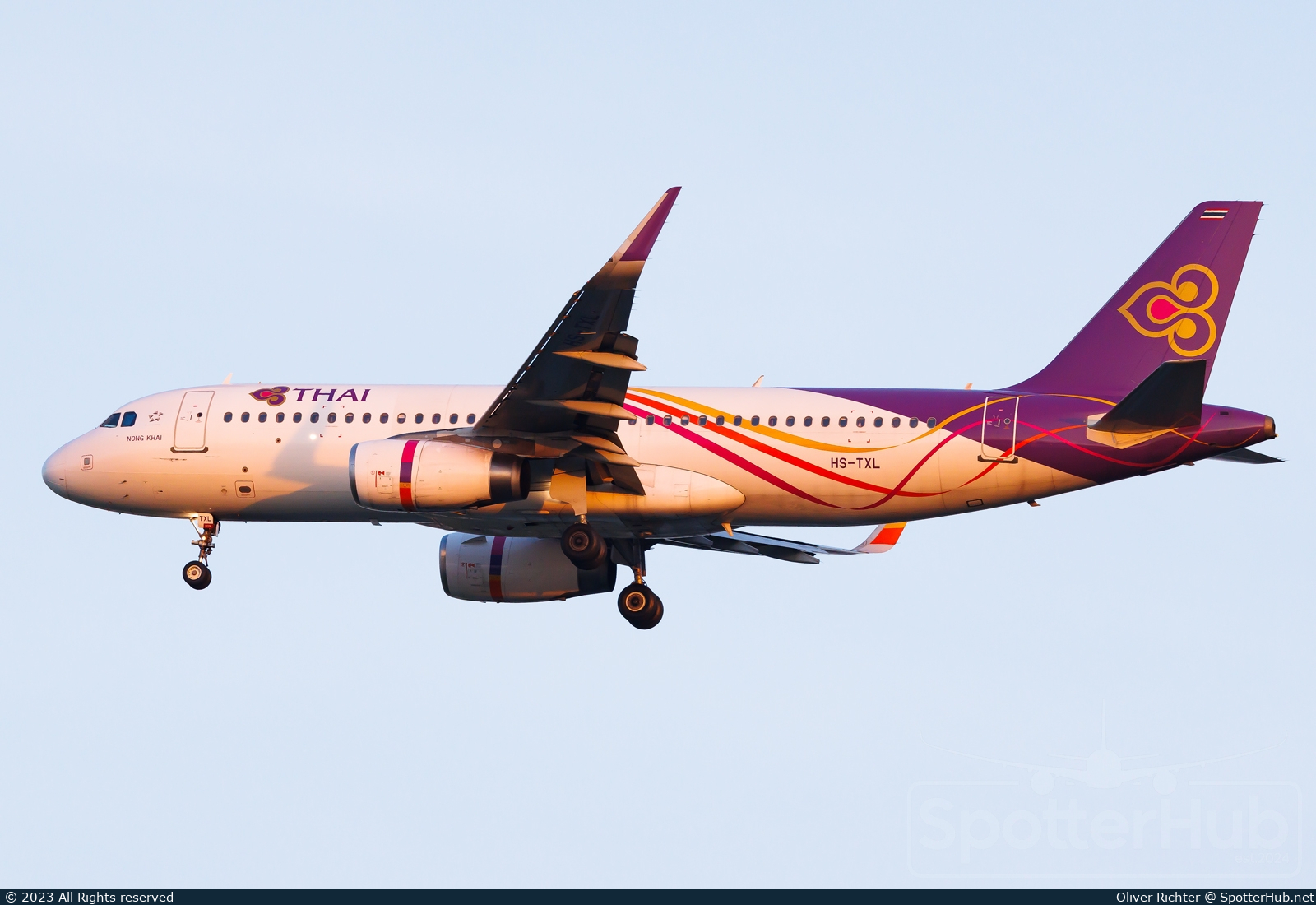 Photo of HS-TXL - Airbus A320-232 operated by Thai Airways International
