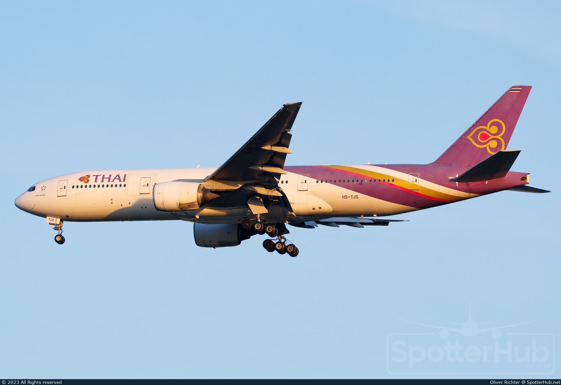 Photo of HS-TJS - Boeing 777-2D7(ER) operated by Thai Airways International