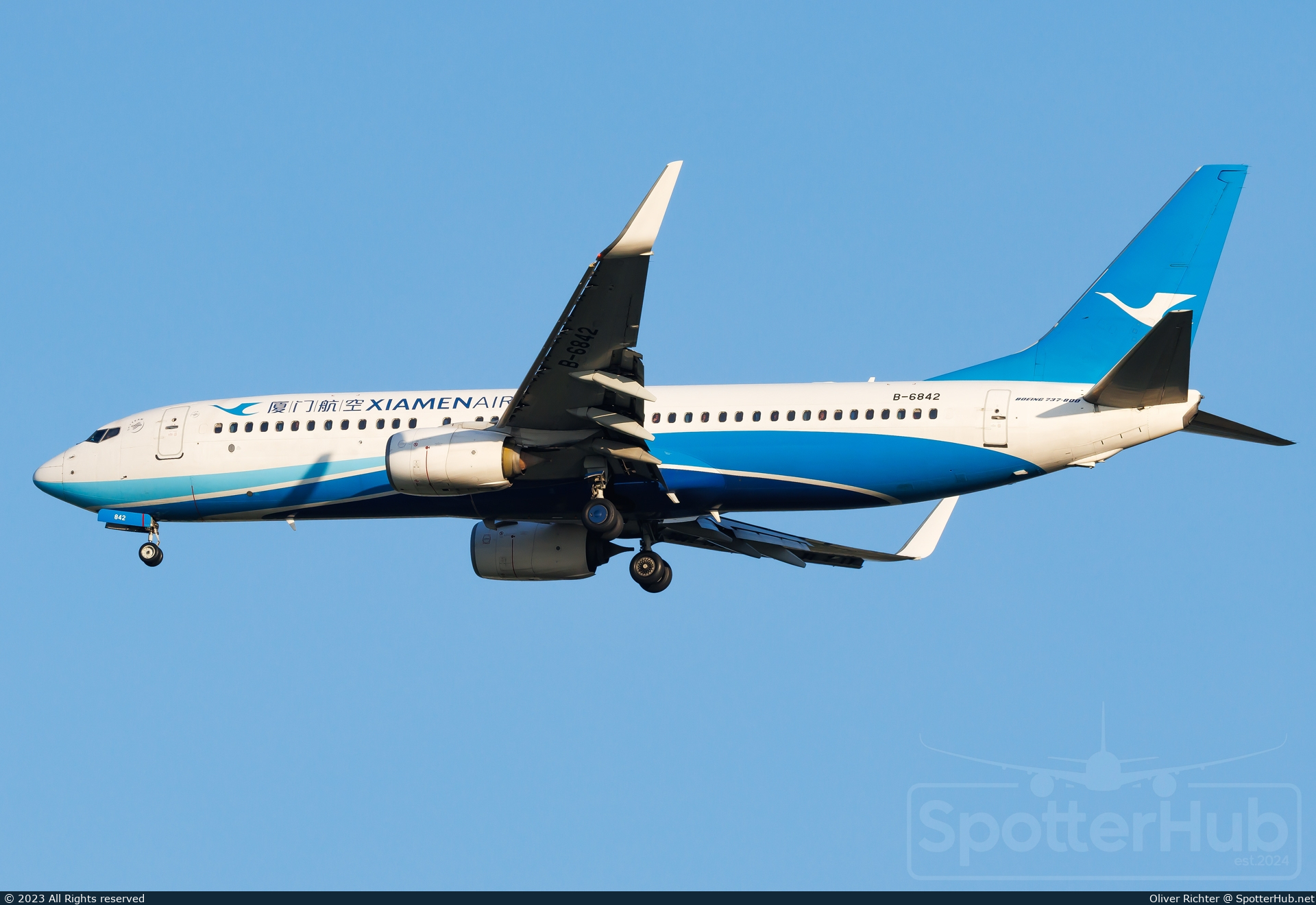 Photo of B-6842 - Boeing 737-85C operated by Xiamen Airlines
