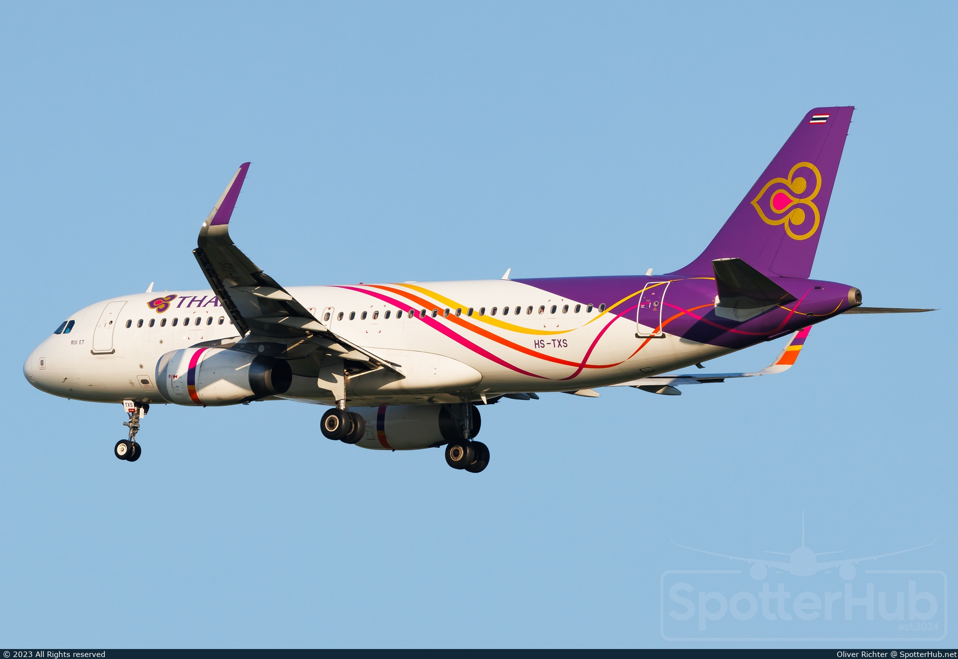 Photo of HS-TXS - Airbus A320-232 operated by Thai Airways International