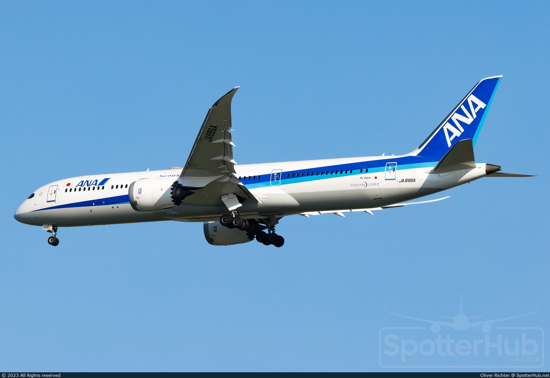 Photo of JA886A - Boeing 787-9 Dreamliner operated by ANA All Nippon Airways (opb Air Japan)