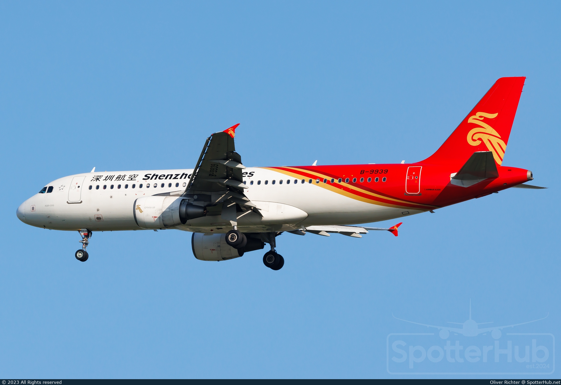 Photo of B-9939 - Airbus A320-214 operated by Shenzhen Airlines