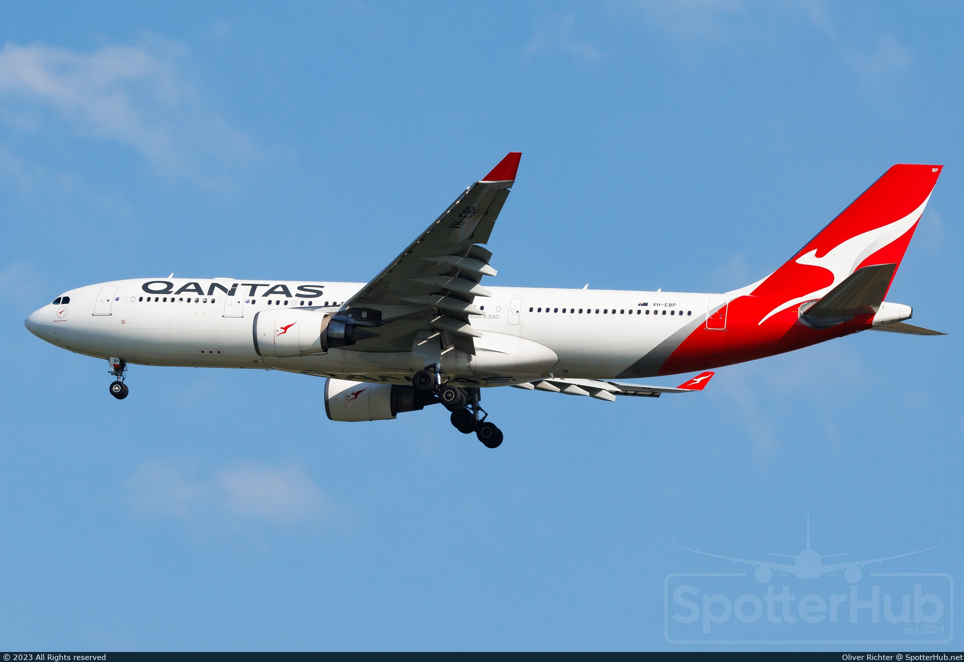 Photo of VH-EBP - Airbus A330-202 operated by Qantas