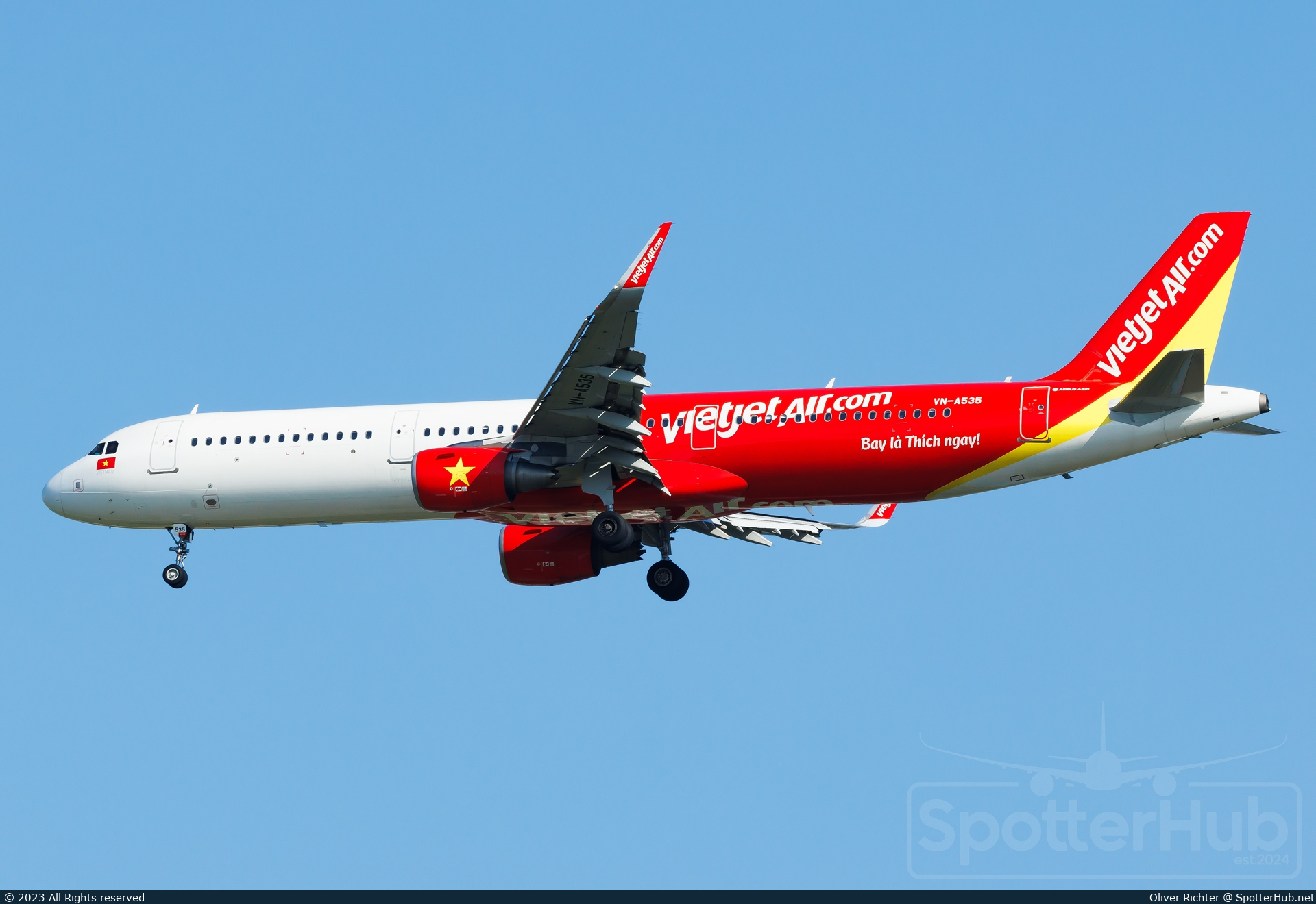 Photo of VN-A535 - Airbus A321-211 operated by VietJet Air