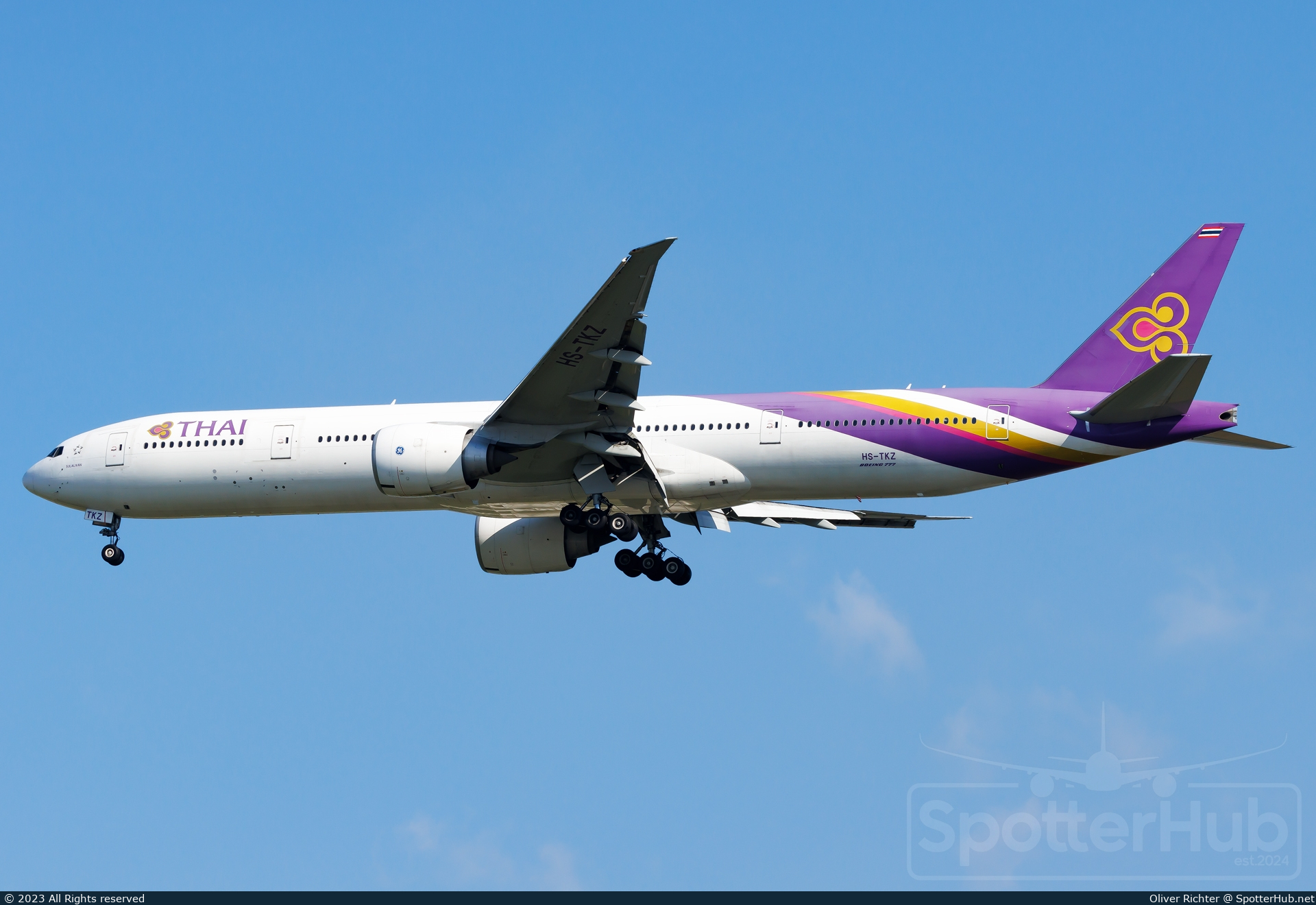 Photo of HS-TKZ - Boeing 777-3D7(ER) operated by Thai Airways International