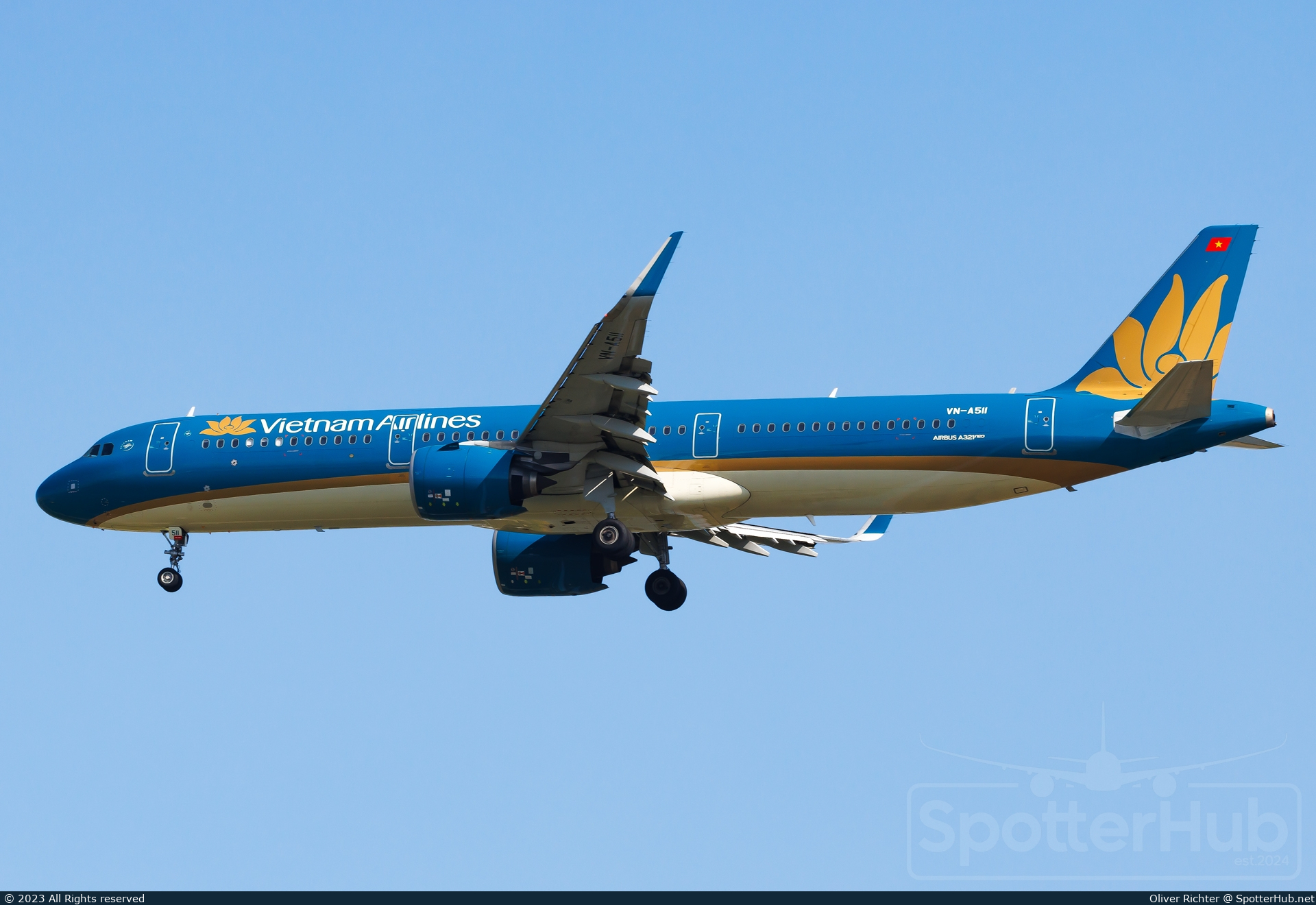 Photo of VN-A511 - Airbus A321-272N operated by Vietnam Airlines