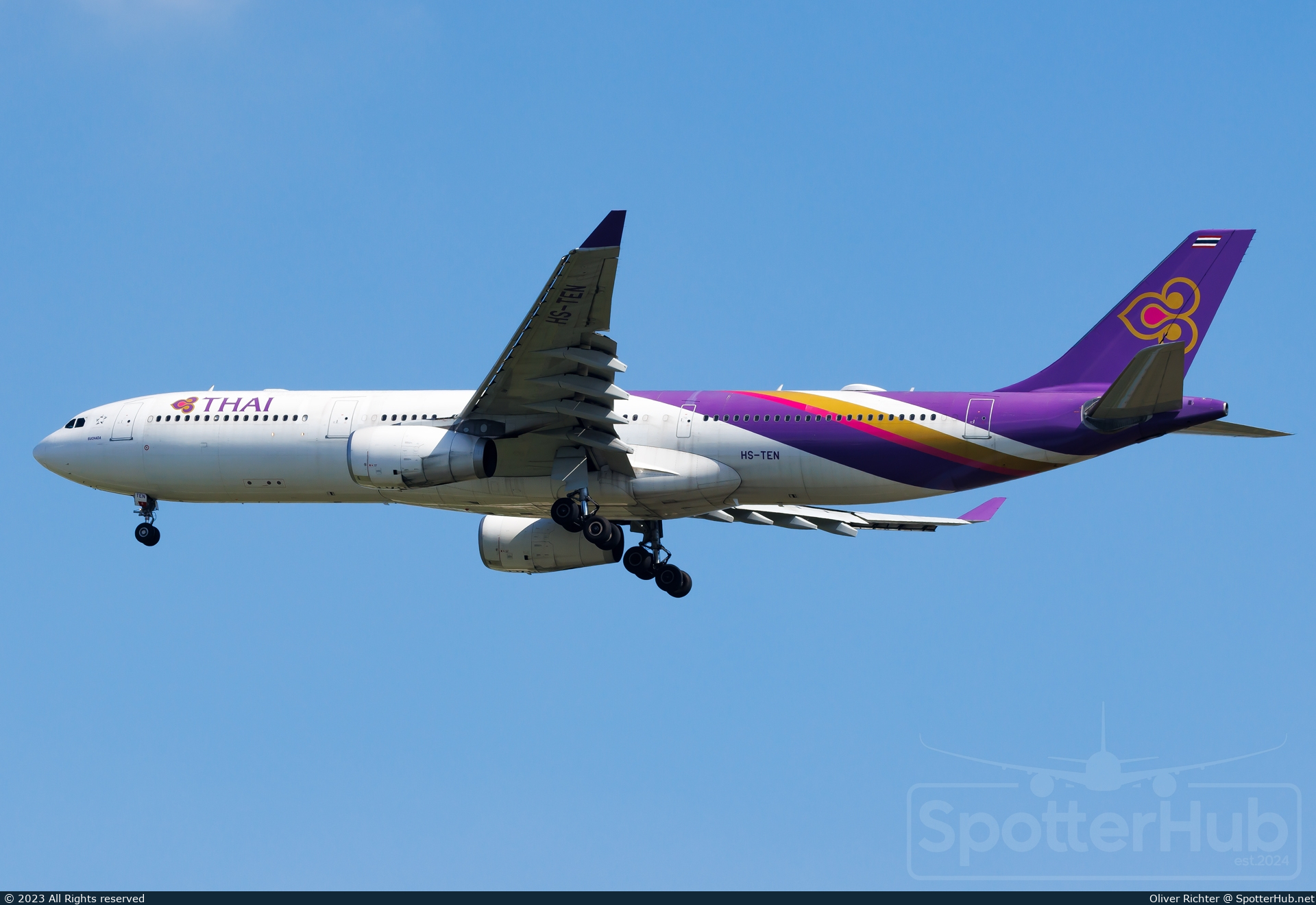 Photo of HS-TEN - Airbus A330-343 operated by Thai Airways International