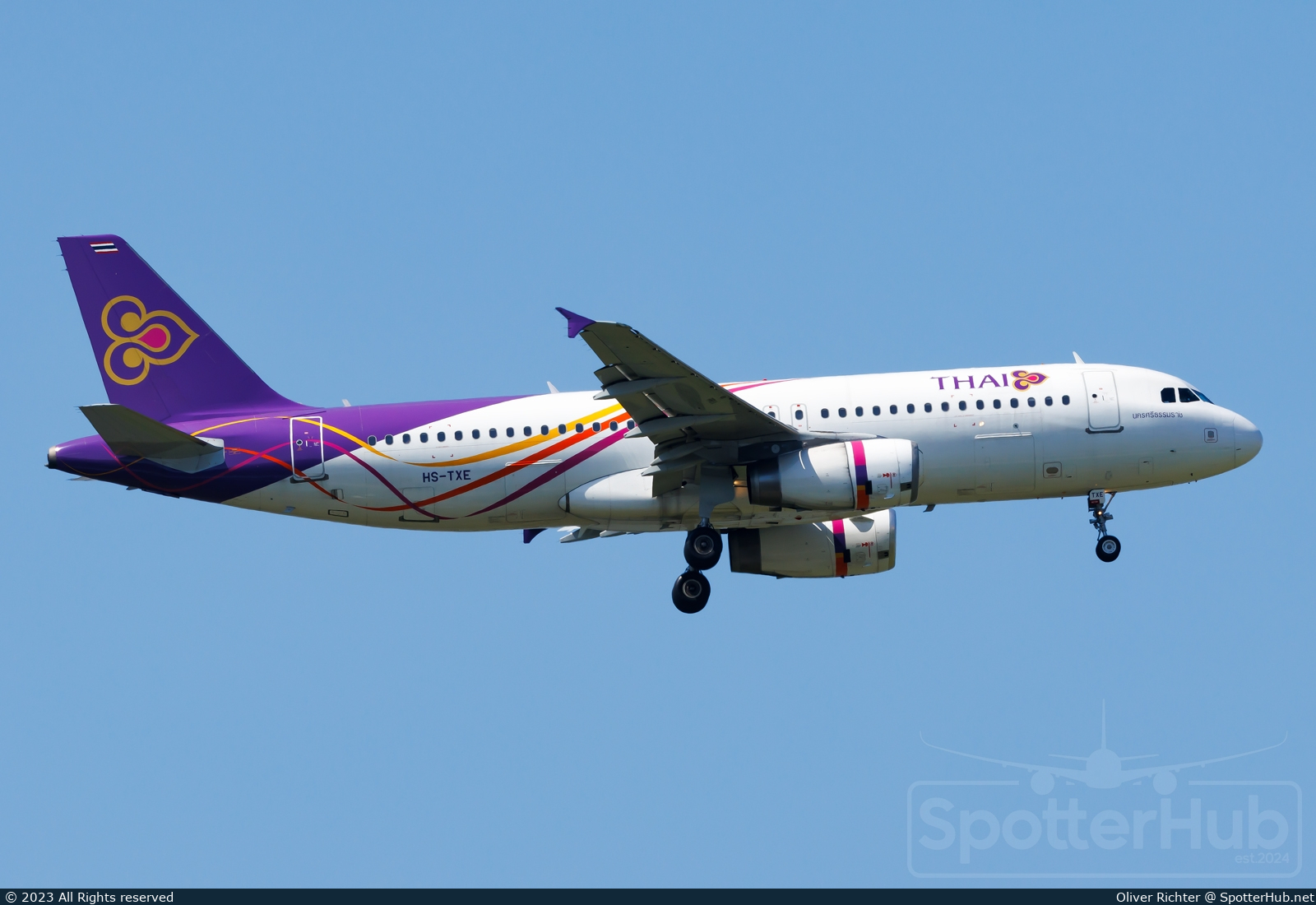 Photo of HS-TXE - Airbus A320-232 operated by Thai Airways International
