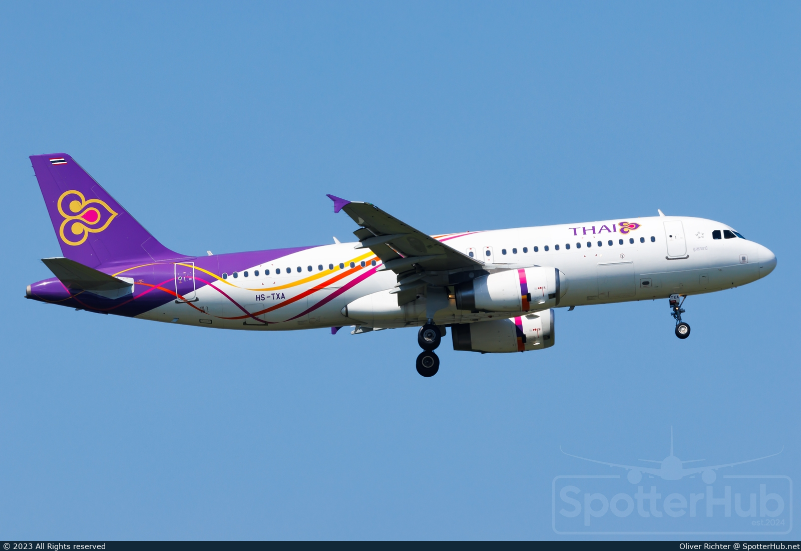 Photo of HS-TXA - Airbus A320-232 operated by Thai Airways International