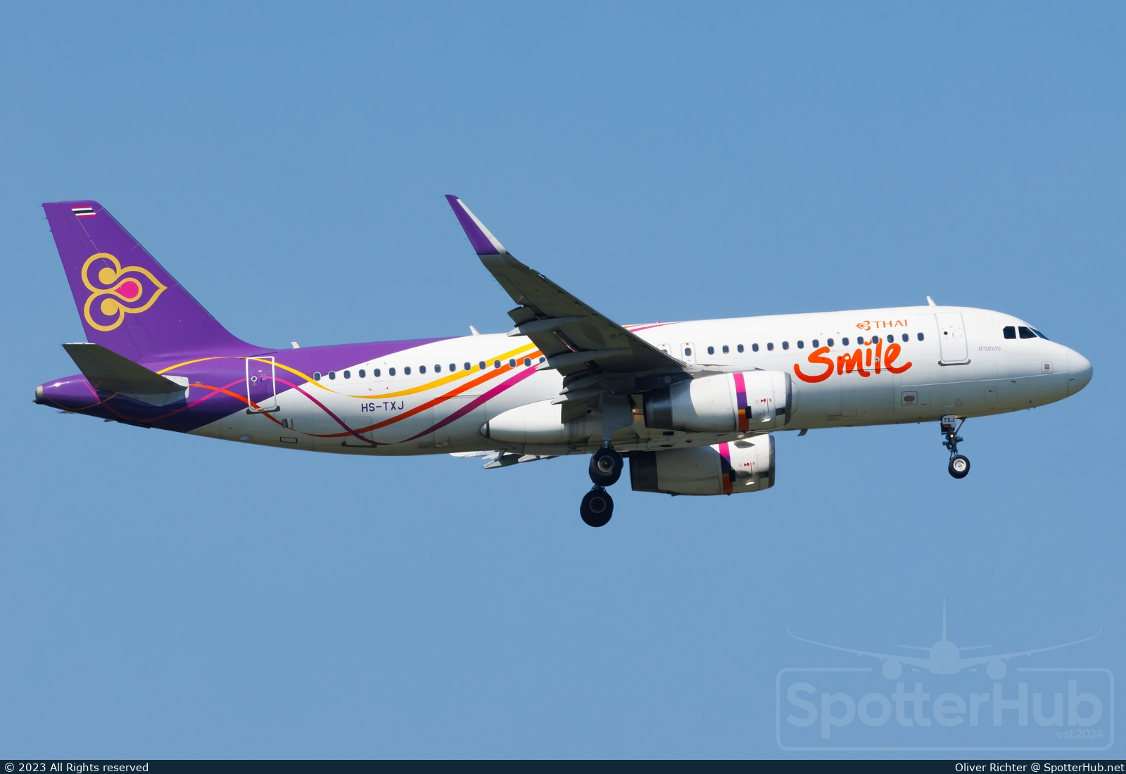 Photo of HS-TXJ - Airbus A320-232 operated by Thai Smile