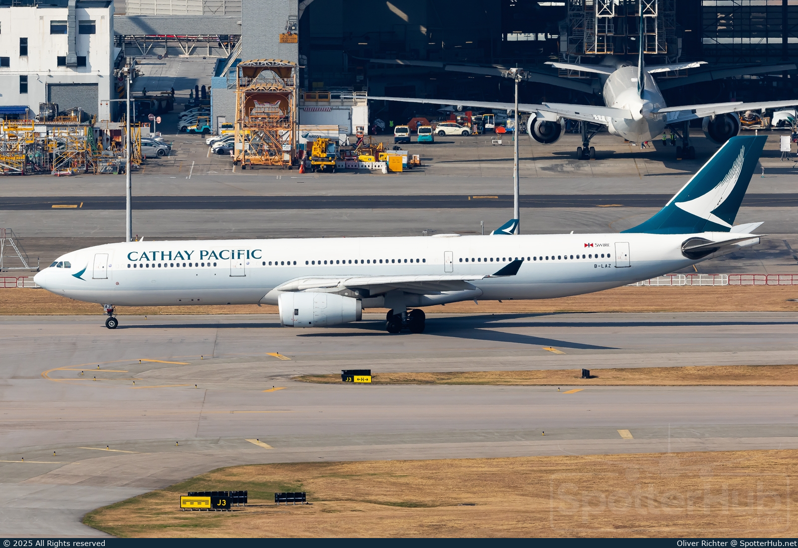 Photo of B-LAZ - Airbus A330-343 operated by Cathay Pacific Airways