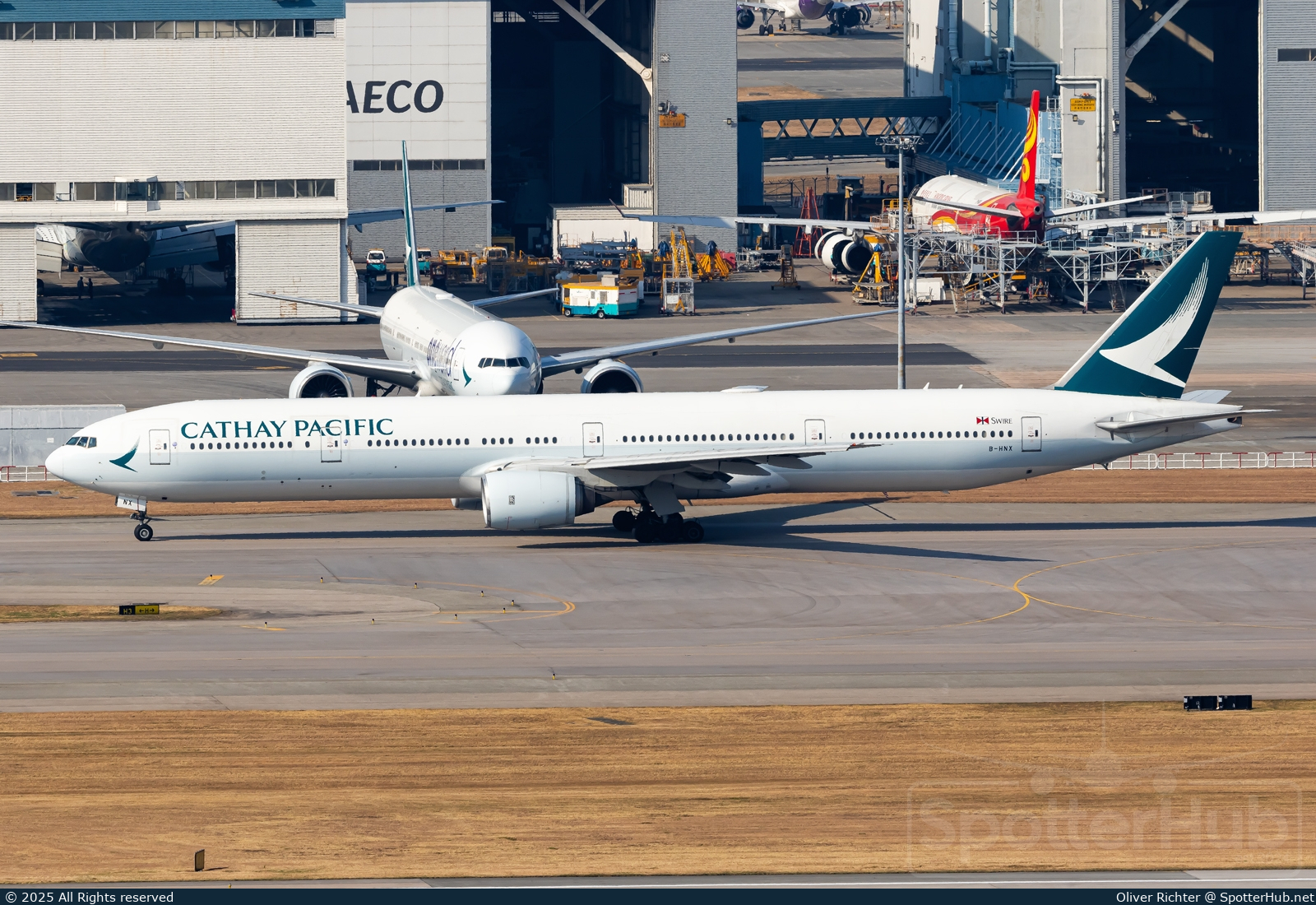 Photo of B-HNX - Boeing 777-31H operated by Cathay Pacific Airways
