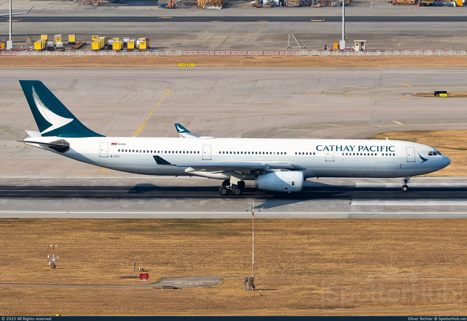 Photo of B-HYI - Airbus A330-343 operated by Cathay Pacific Airways