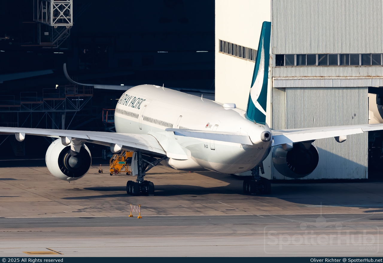 Photo of B-LXQ - Airbus A350-1041 operated by Cathay Pacific Airways