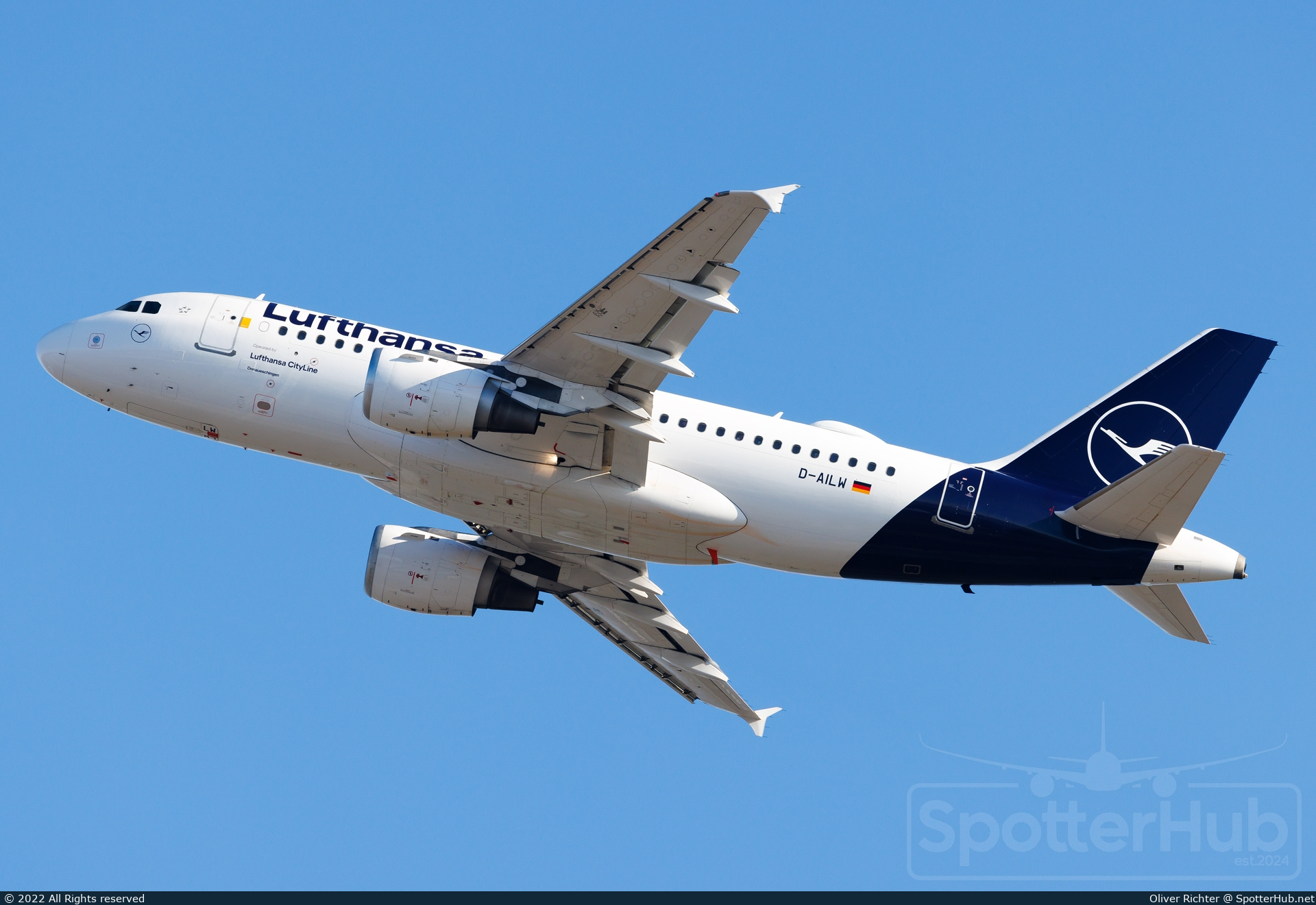 Photo of D-AILW - Airbus A319-114 operated by Lufthansa CityLine