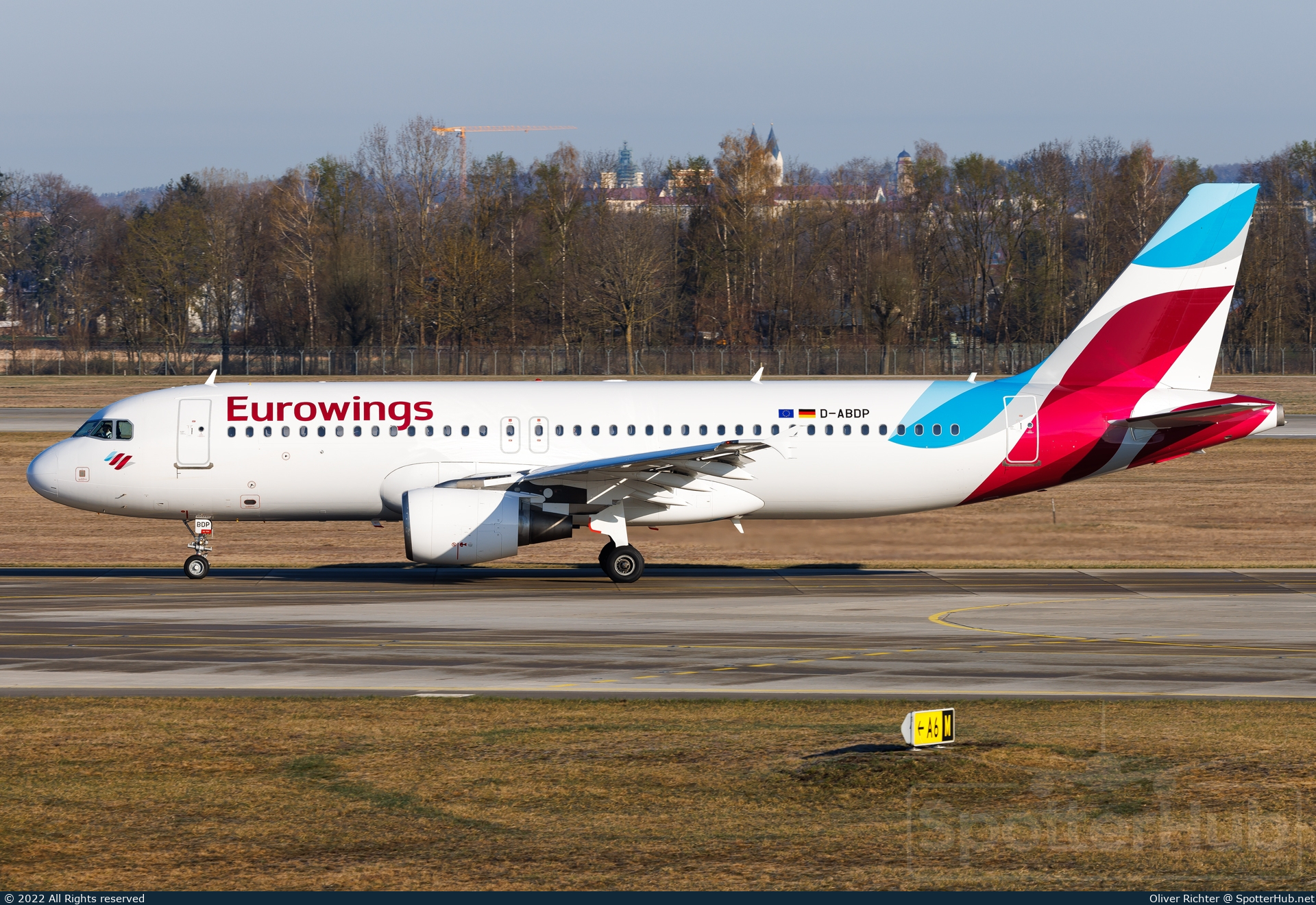 Photo of D-ABDP - Airbus A320-214 operated by Eurowings