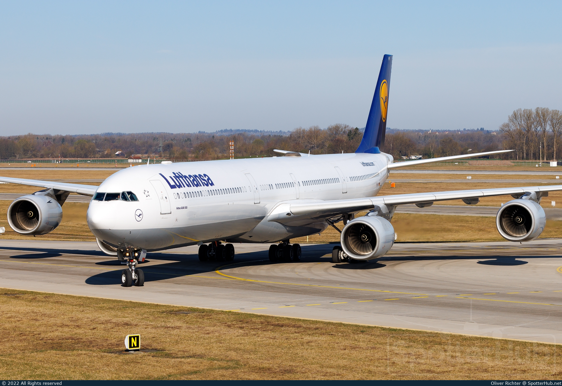 Photo of D-AIHV - Airbus A340-642 operated by Lufthansa