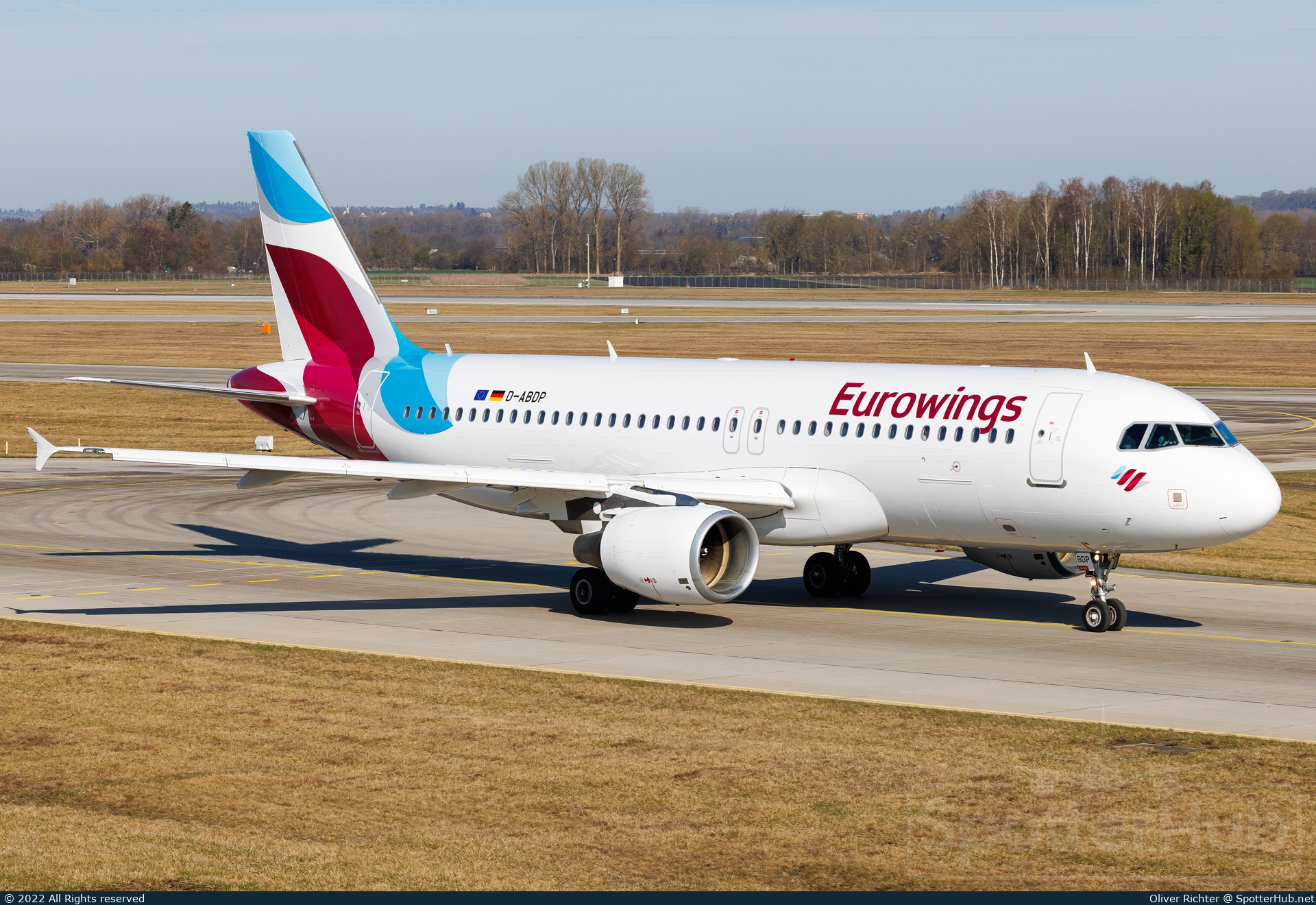 Photo of D-ABDP - Airbus A320-214 operated by Eurowings