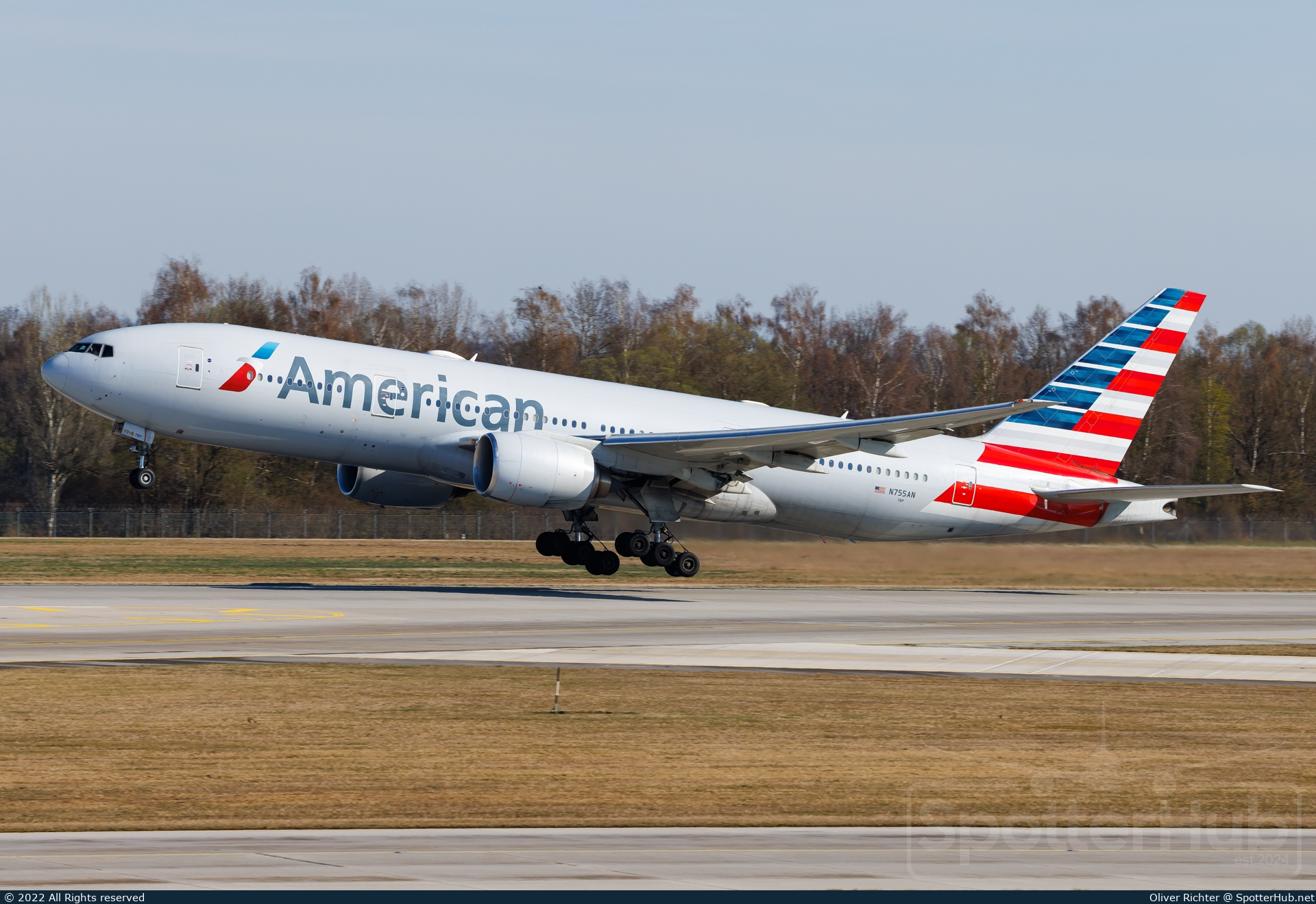 Photo of N755AN - Boeing 777-223(ER) operated by American Airlines