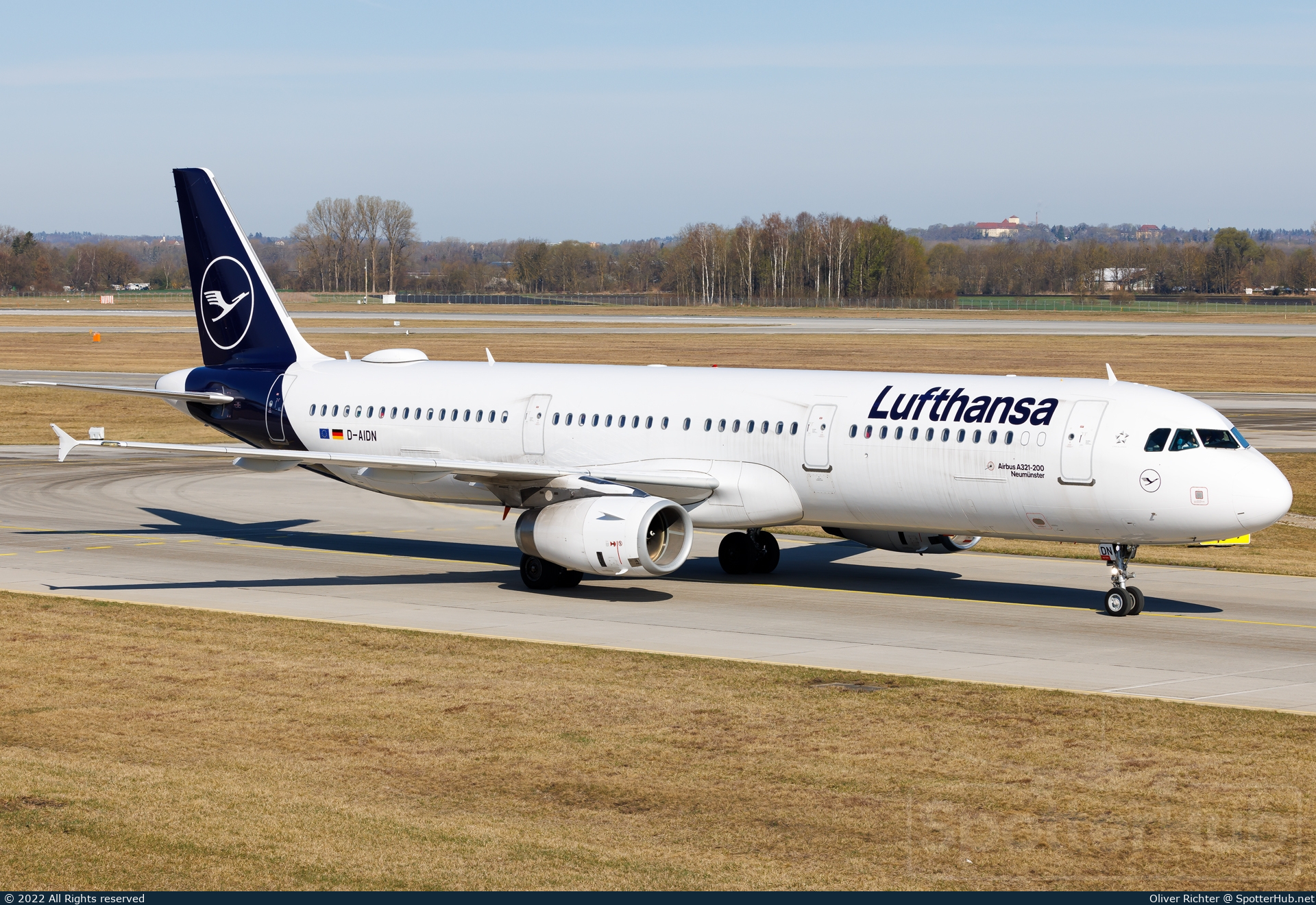 Photo of D-AIDN - Airbus A321-231 operated by Lufthansa