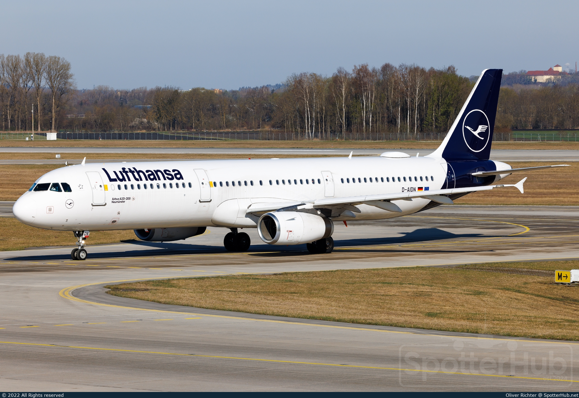 Photo of D-AIDN - Airbus A321-231 operated by Lufthansa