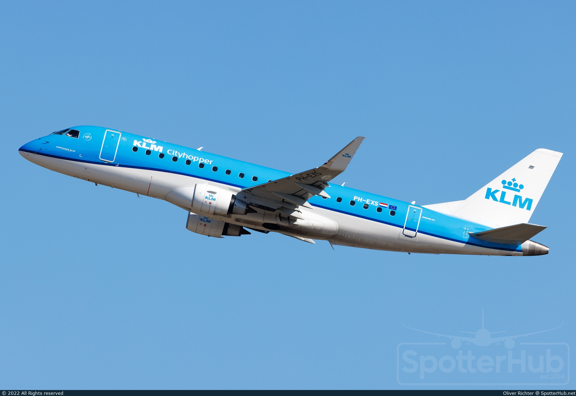 Photo of PH-EXS - Embraer ERJ-175STD operated by KLM Cityhopper