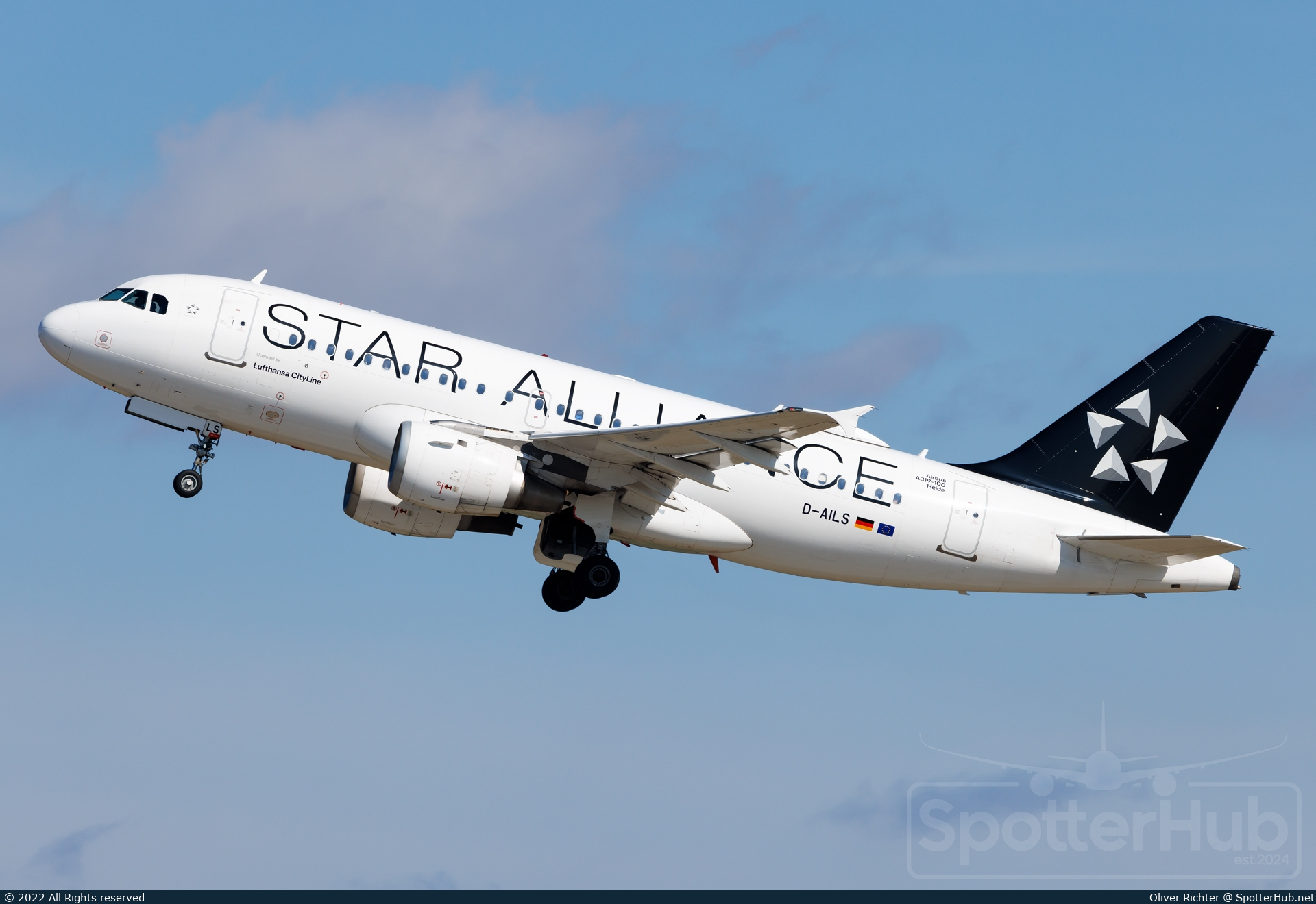 Photo of D-AILS - Airbus A319-114 operated by Lufthansa CityLine