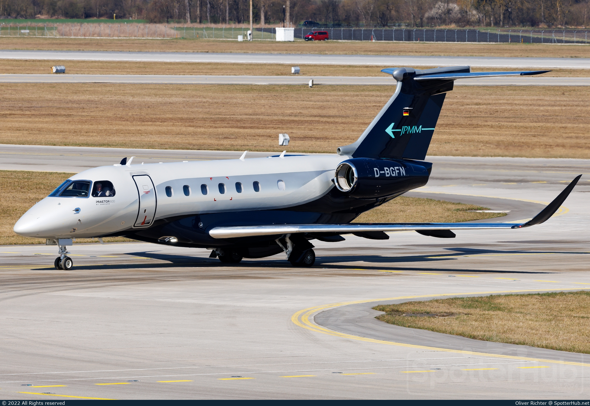 Photo of D-BGFN - Embraer Praetor 600 operated by MHS Aviation