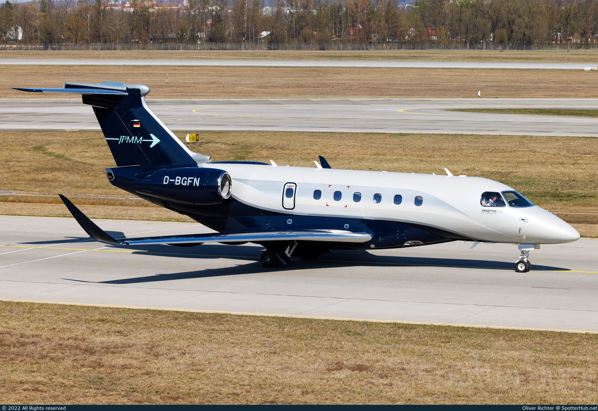 Photo of D-BGFN - Embraer Praetor 600 operated by MHS Aviation