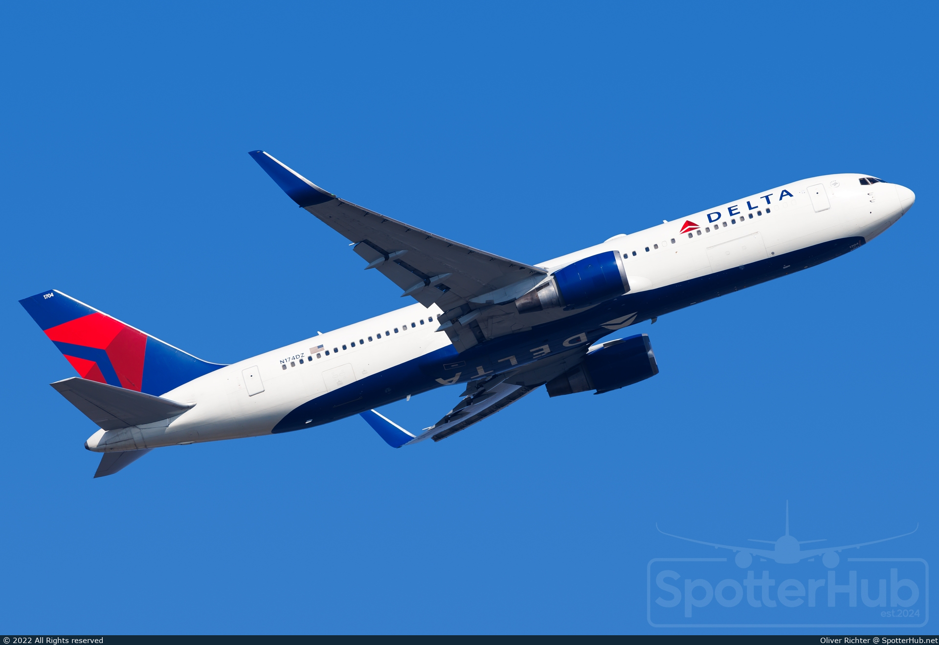 Photo of N174DZ - Boeing 767-332(ER) operated by Delta Air Lines