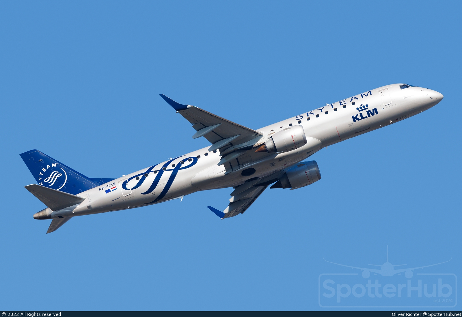 Photo of PH-EZX - Embraer ERJ-190STD operated by KLM Cityhopper