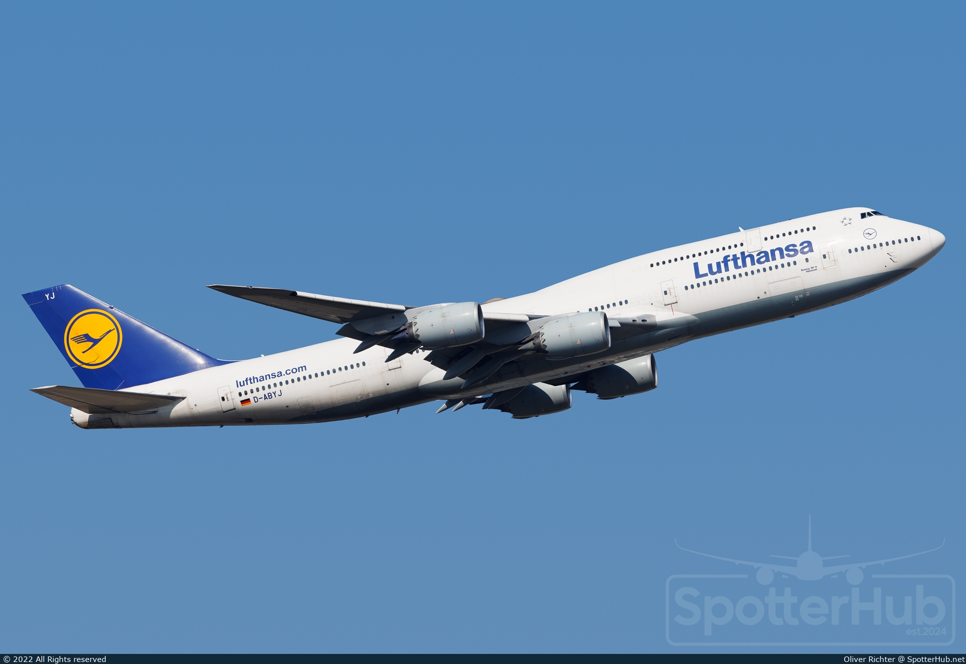Photo of D-ABYJ - Boeing 747-830 operated by Lufthansa