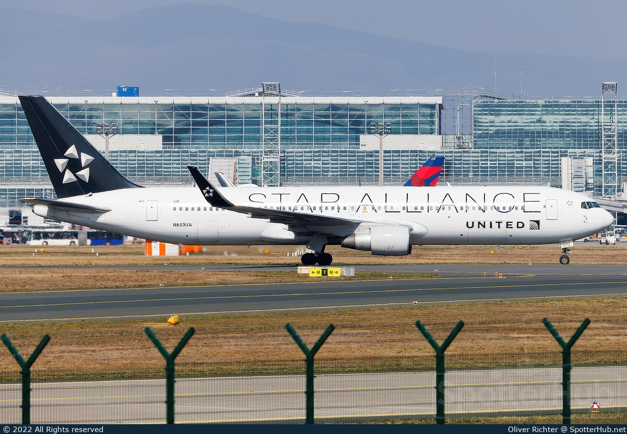 Photo of N653UA - Boeing 767-322(ER) operated by United Airlines