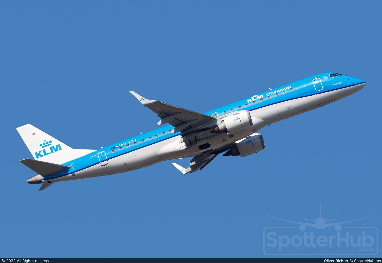 Photo of PH-EZY - Embraer ERJ-190STD operated by KLM Cityhopper