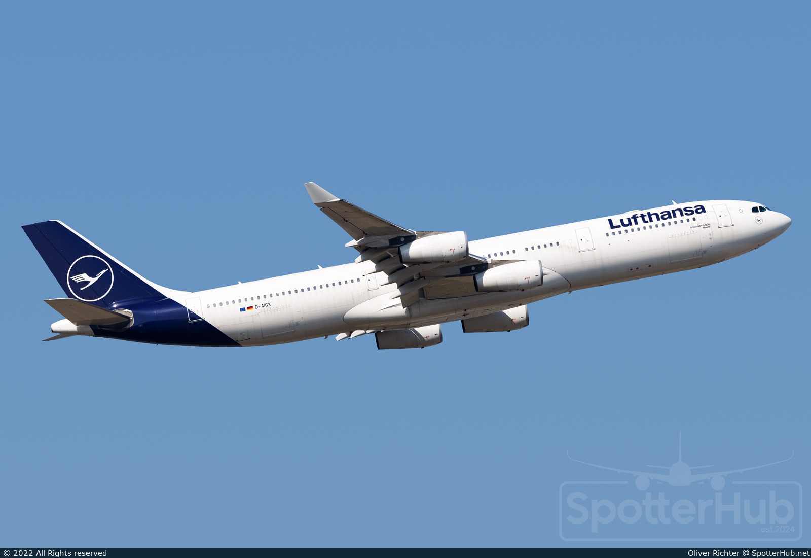 Photo of D-AIGX - Airbus A340-313 operated by Lufthansa