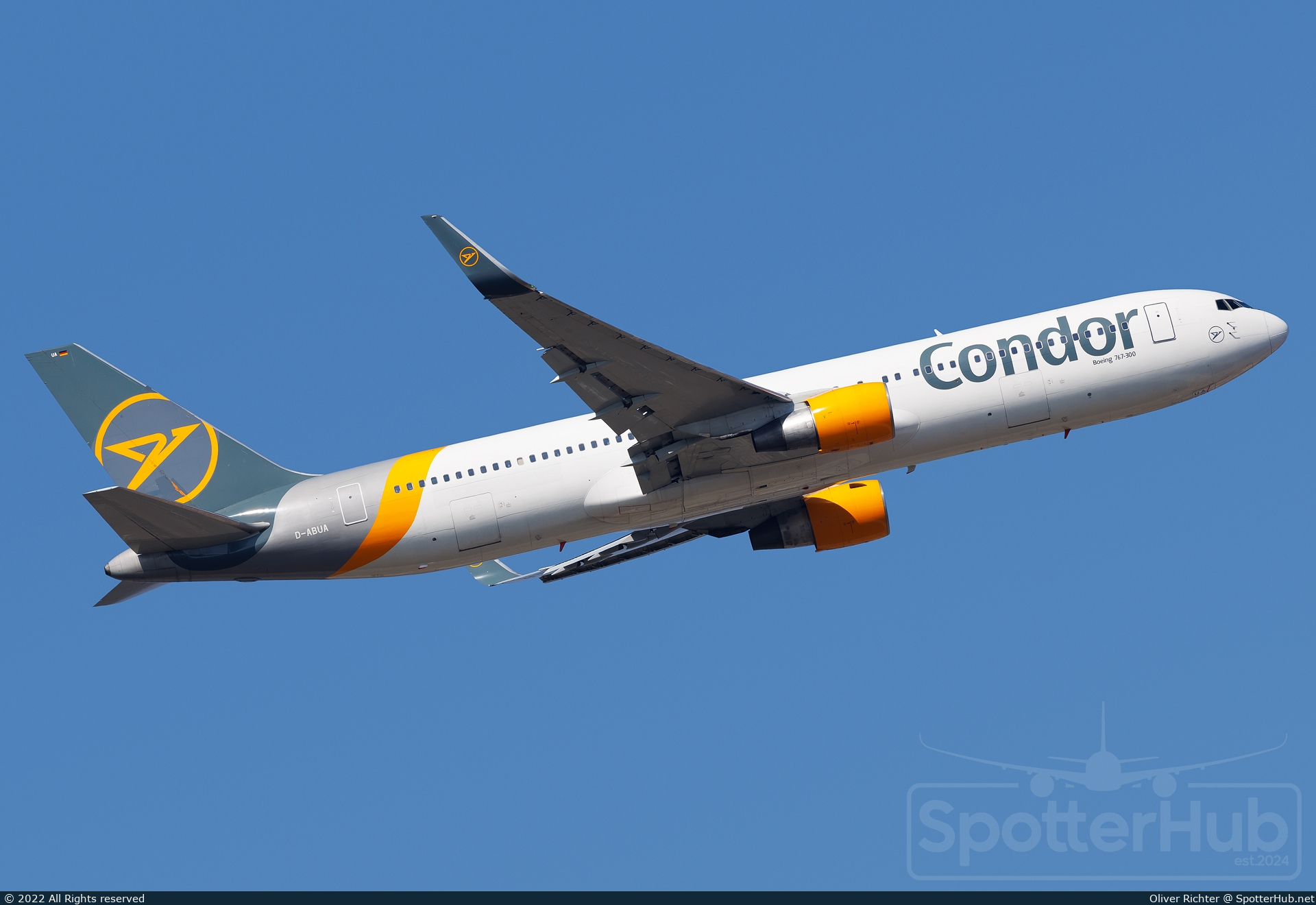 Photo of D-ABUA - Boeing 767-330(ER) operated by Condor