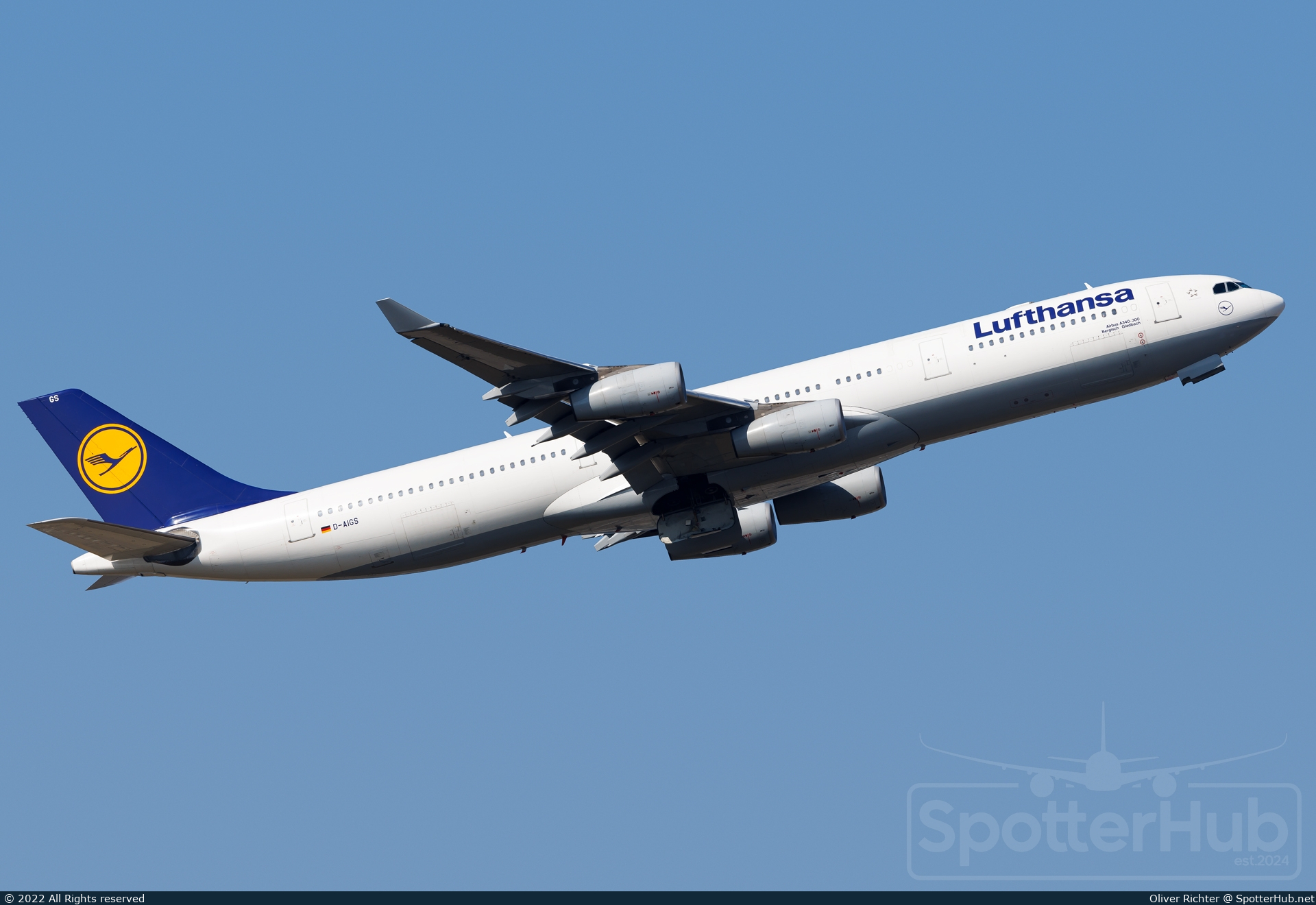 Photo of D-AIGS - Airbus A340-313 operated by Lufthansa